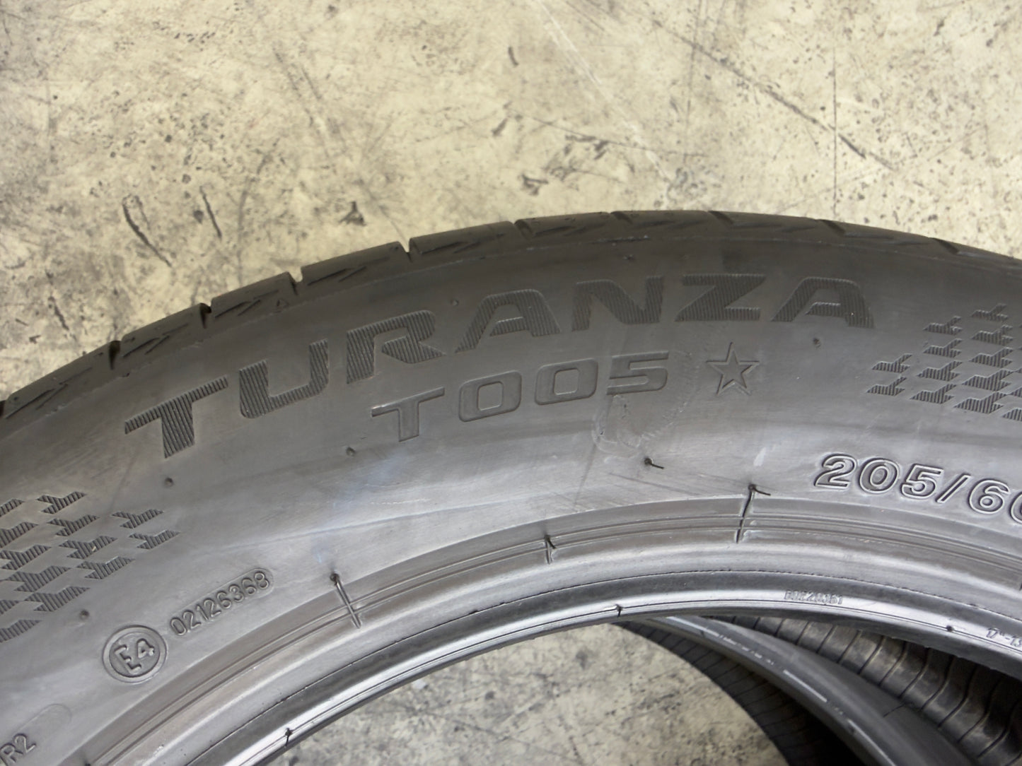Usato: 2 Pneumatici Bridgestone Turanza T005 205/60R17 97W XL (*) Estivi 85% Residui