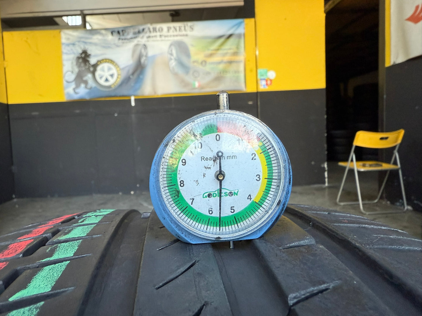 Usato: 2 Gomme 225/40R20 94Y XL Continental Estive Runflat 85% Residuo