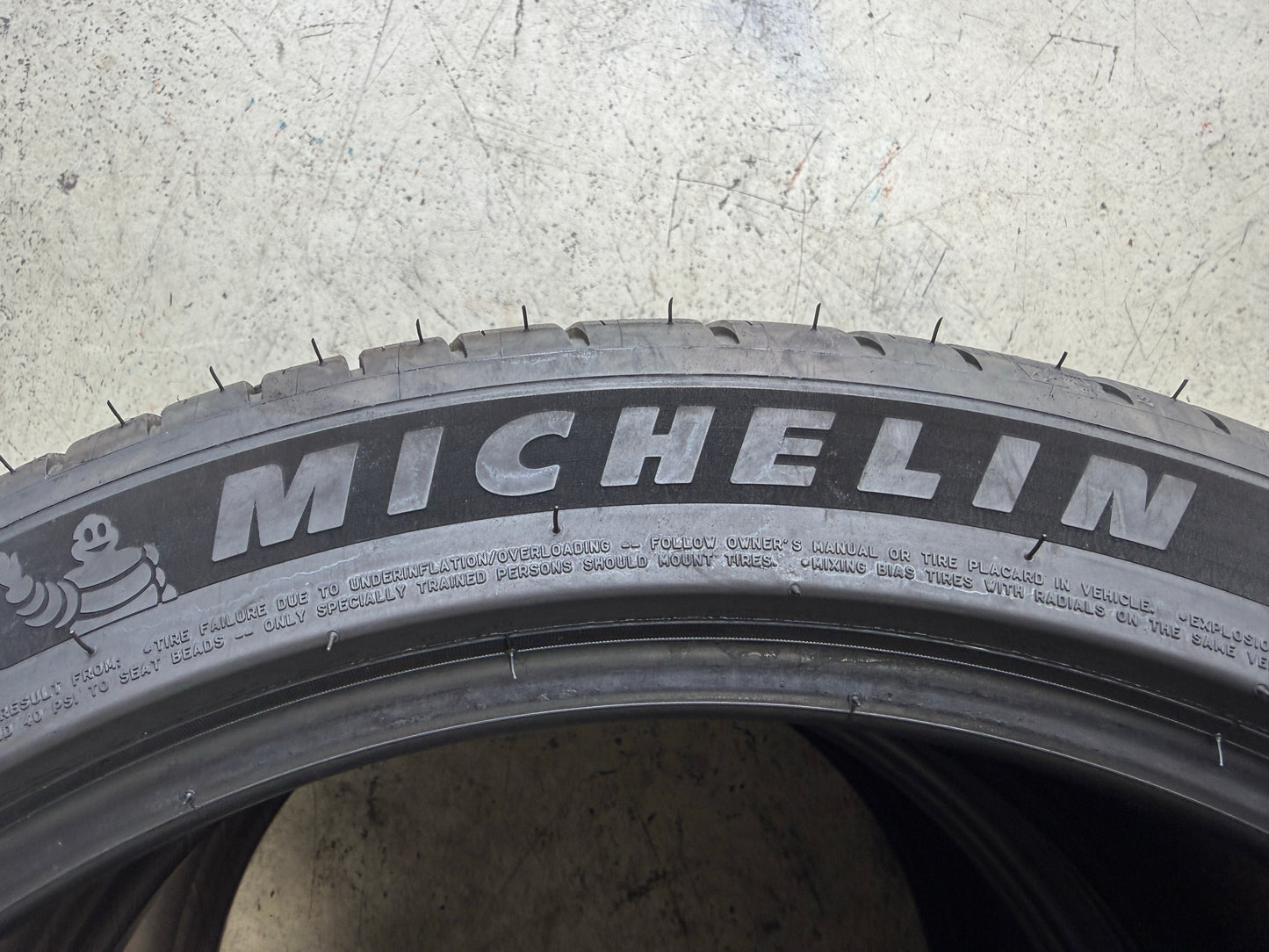 Usato: 2 Pneumatici Michelin Pilot Sport EV 255/40R20 101W XL Acoustic T0 Estivi 85% Residui