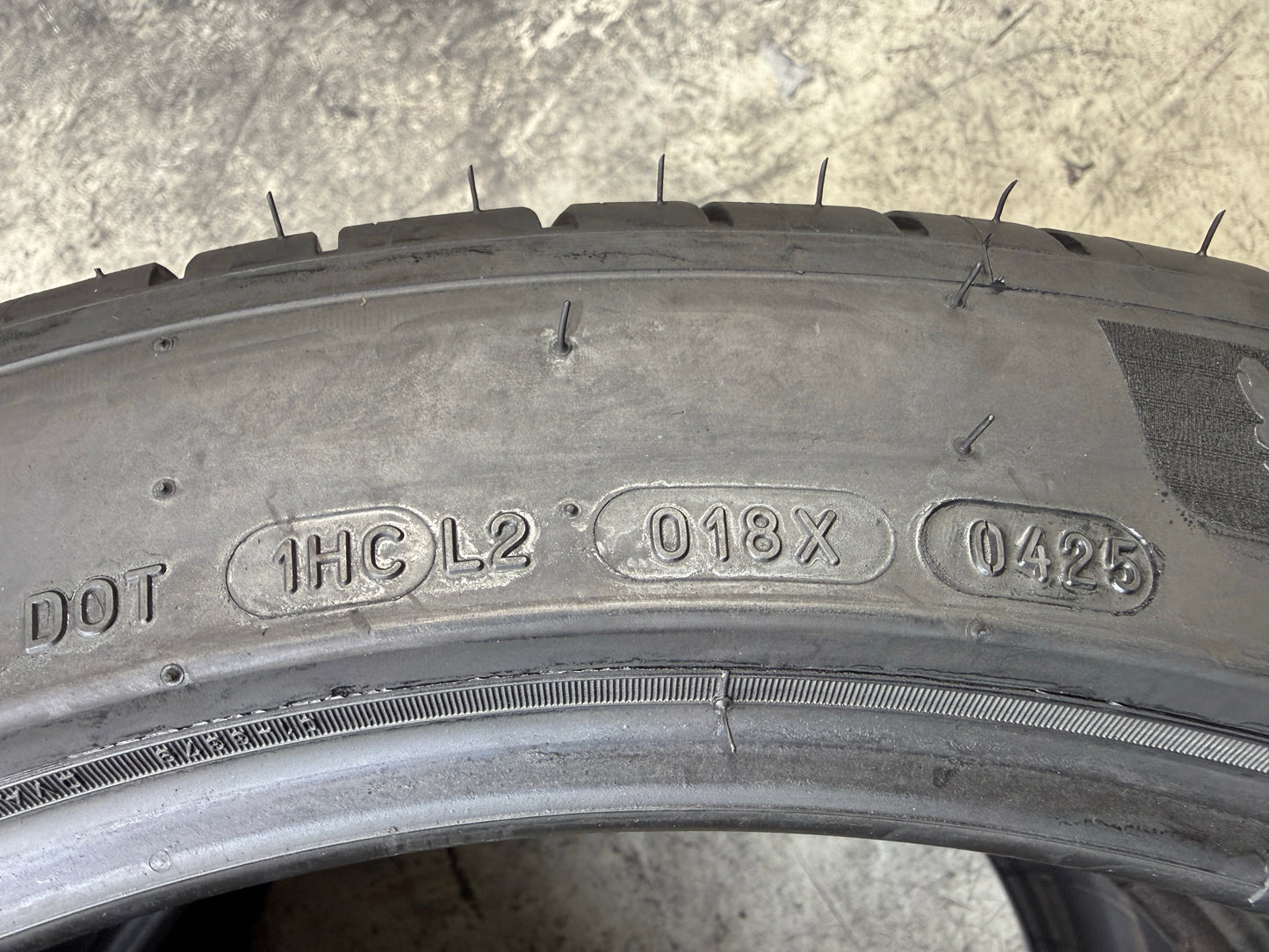 Usato: 2 Pneumatici Michelin Pilot Sport EV 255/40R20 101W XL Acoustic T0 Estivi 85% Residui