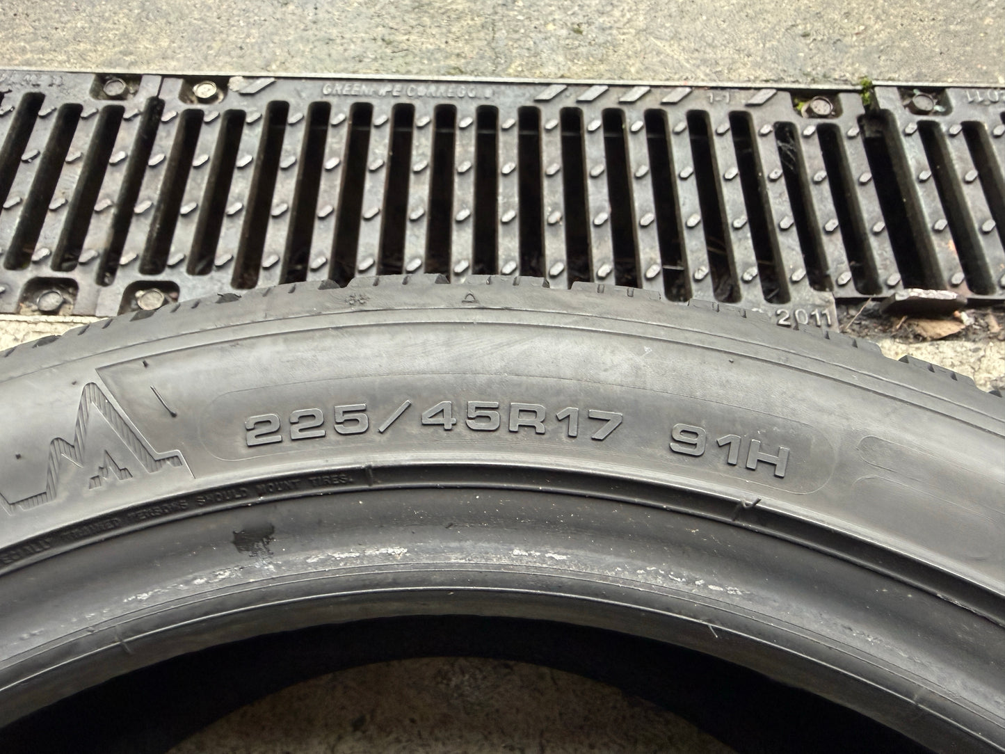 Usato: 4 Gomme 225/45R17 91H Dunlop Invernali 90/95% residui