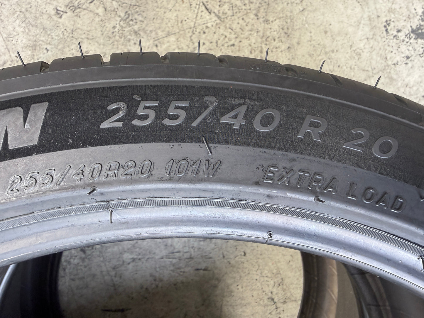 Usato: 2 Pneumatici Michelin Pilot Sport EV 255/40R20 101W XL Acoustic T0 Estivi 85% Residui