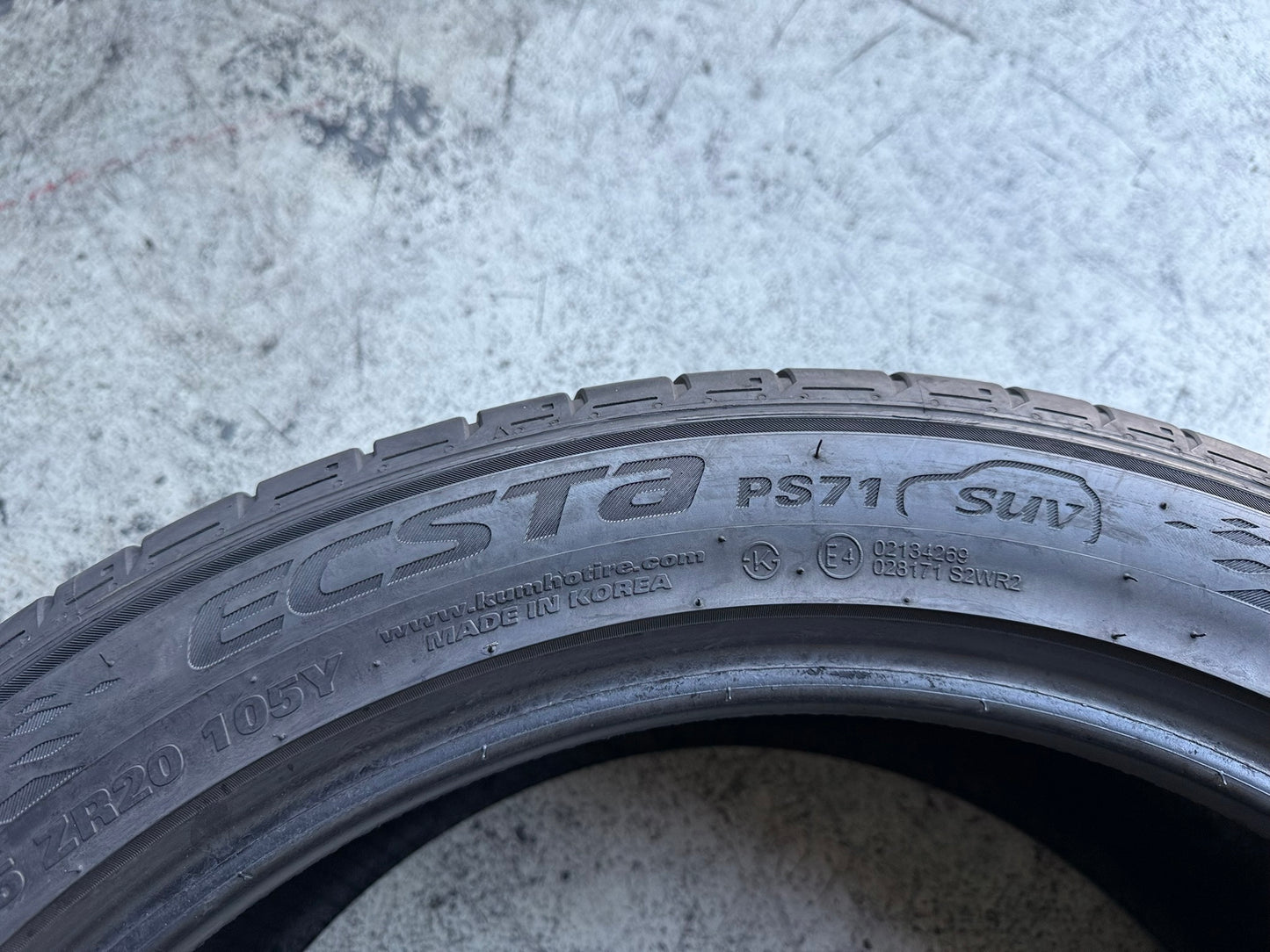 Usato: 4 Gomme 255/45R20 105Y XL e 285/40R20 108Y XL Kumho 85% Residui