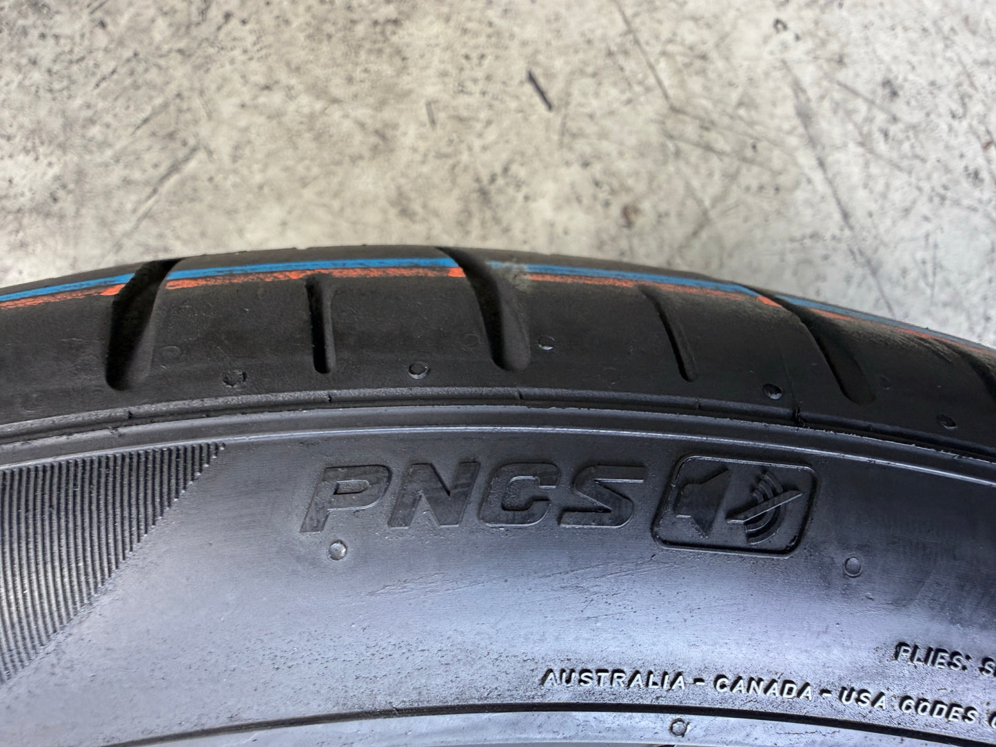 Usato: 2 Pneumatici Pirelli P Zero PZ4 255/40R20 101Y XL NCS MO-S Estivi 80% Residui