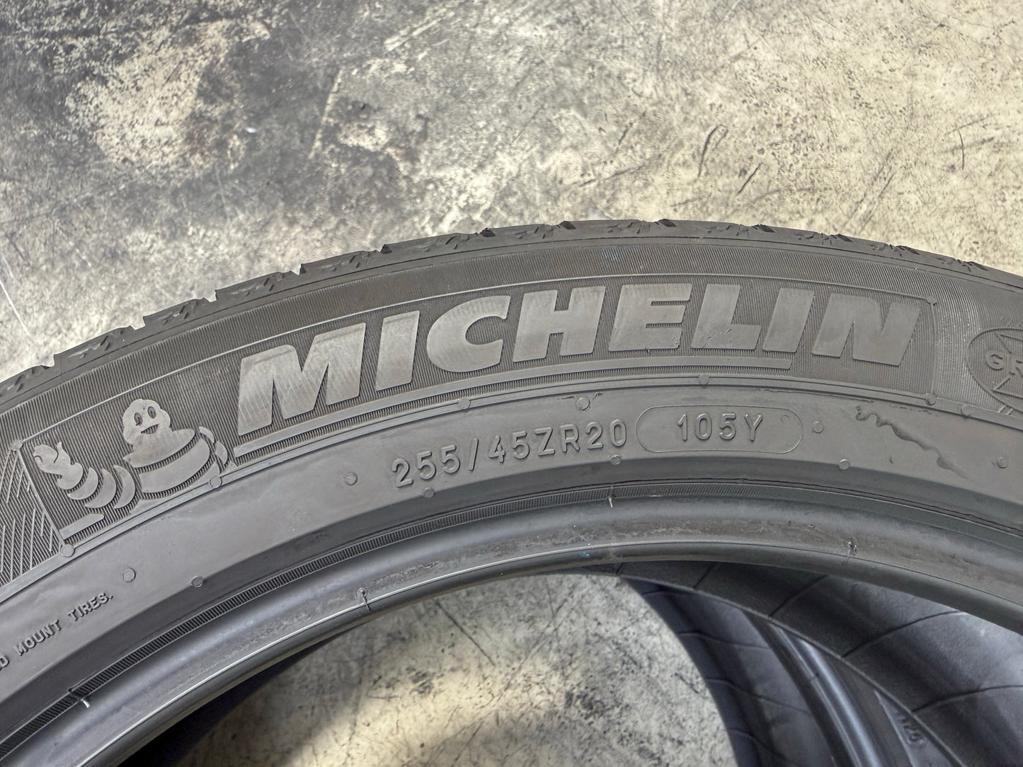 Usato: 2 Pneumatici Michelin Latitude Sport 3 255/45R20 105Y MO Estivi 90% Residui DOT 2025