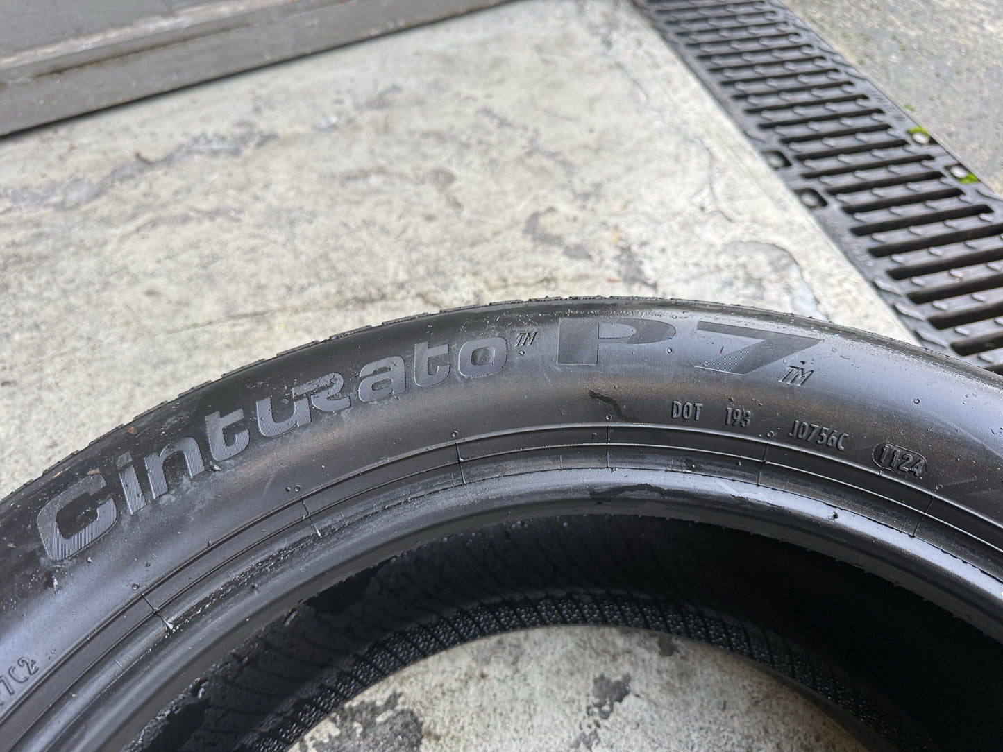 Usato: 2 Gomme 215/55R17 94V Pirelli Estive 85% residui