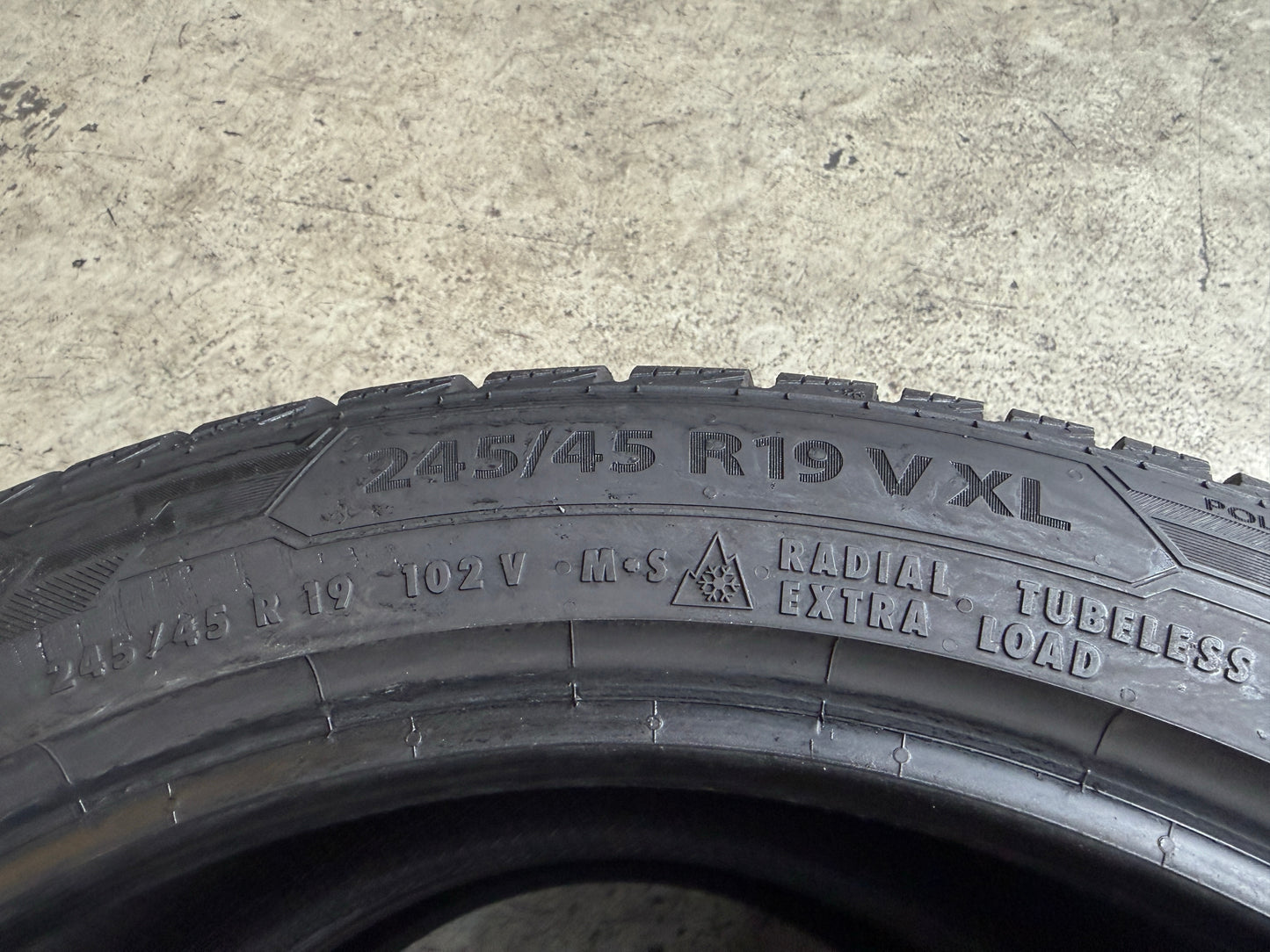 Usato: 2 Gomme 245/45R19 102V XL Barum Invernali 85% residui