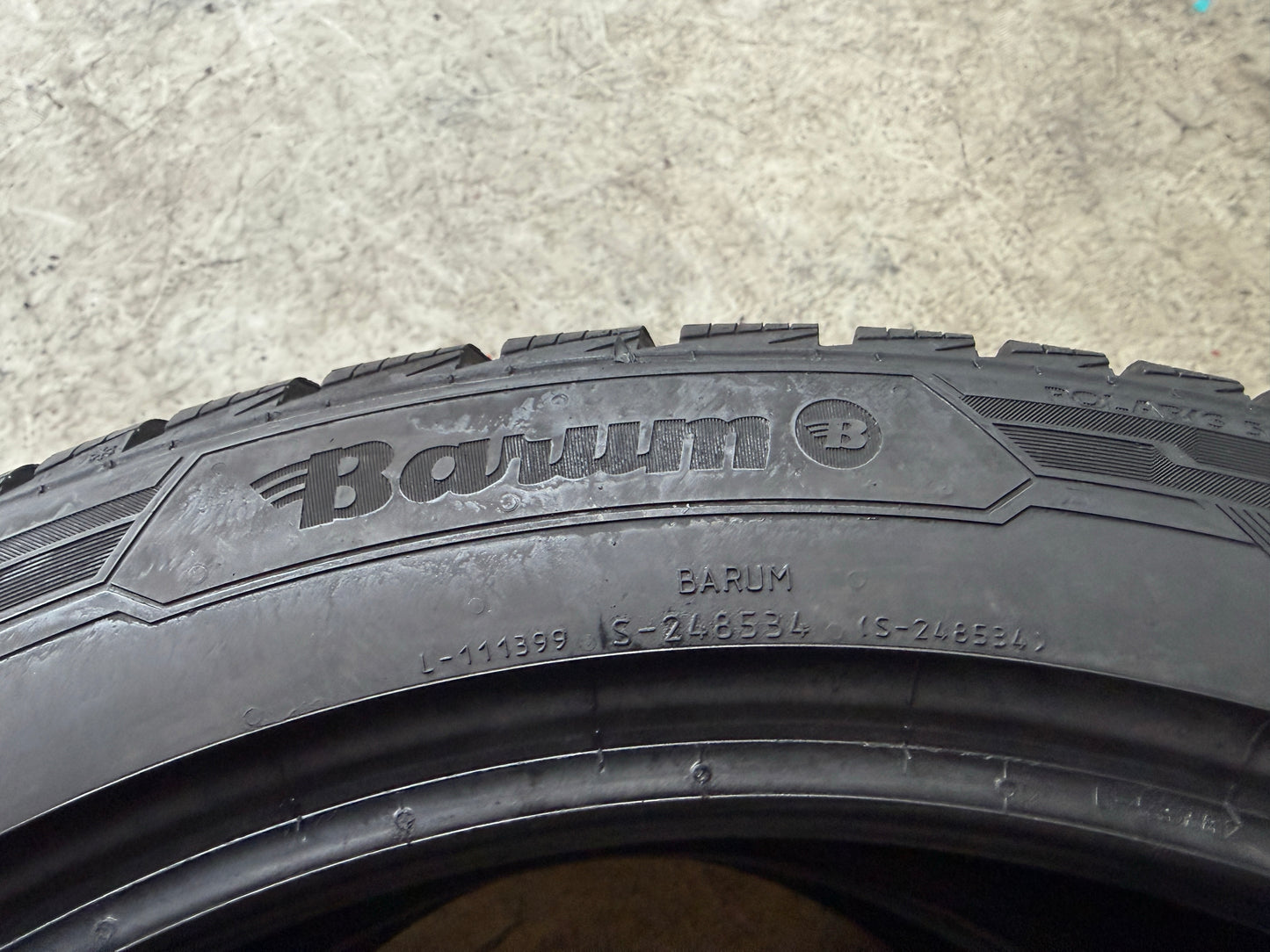 Usato: 2 Gomme 245/45R19 102V XL Barum Invernali 85% residui