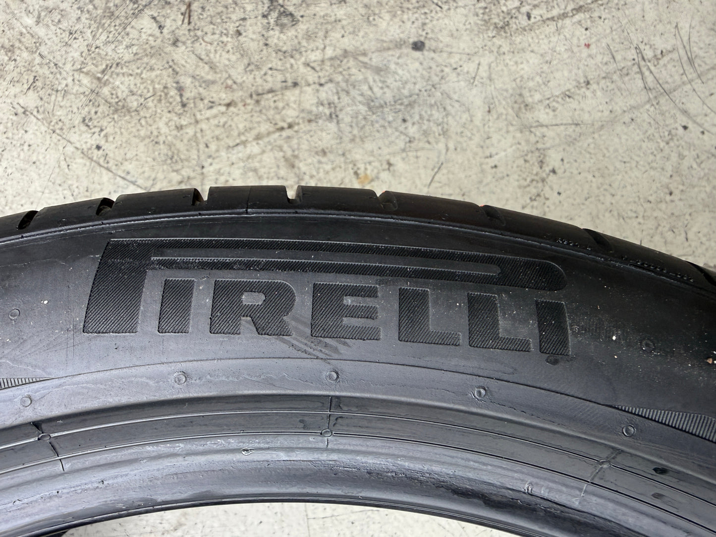 Usato: 2 Pneumatici Pirelli P Zero PZ4 315/35R20 110W XL (*) Run Flat Estivi 85% Residui