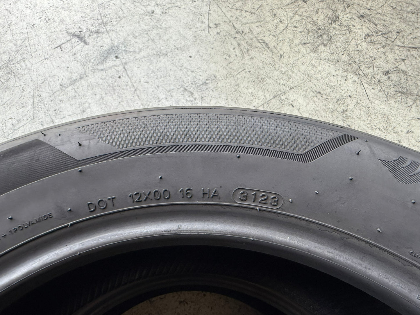 Usato: 2 Gomme 225/55R18 102Y XL Hankook Estive 95% residui