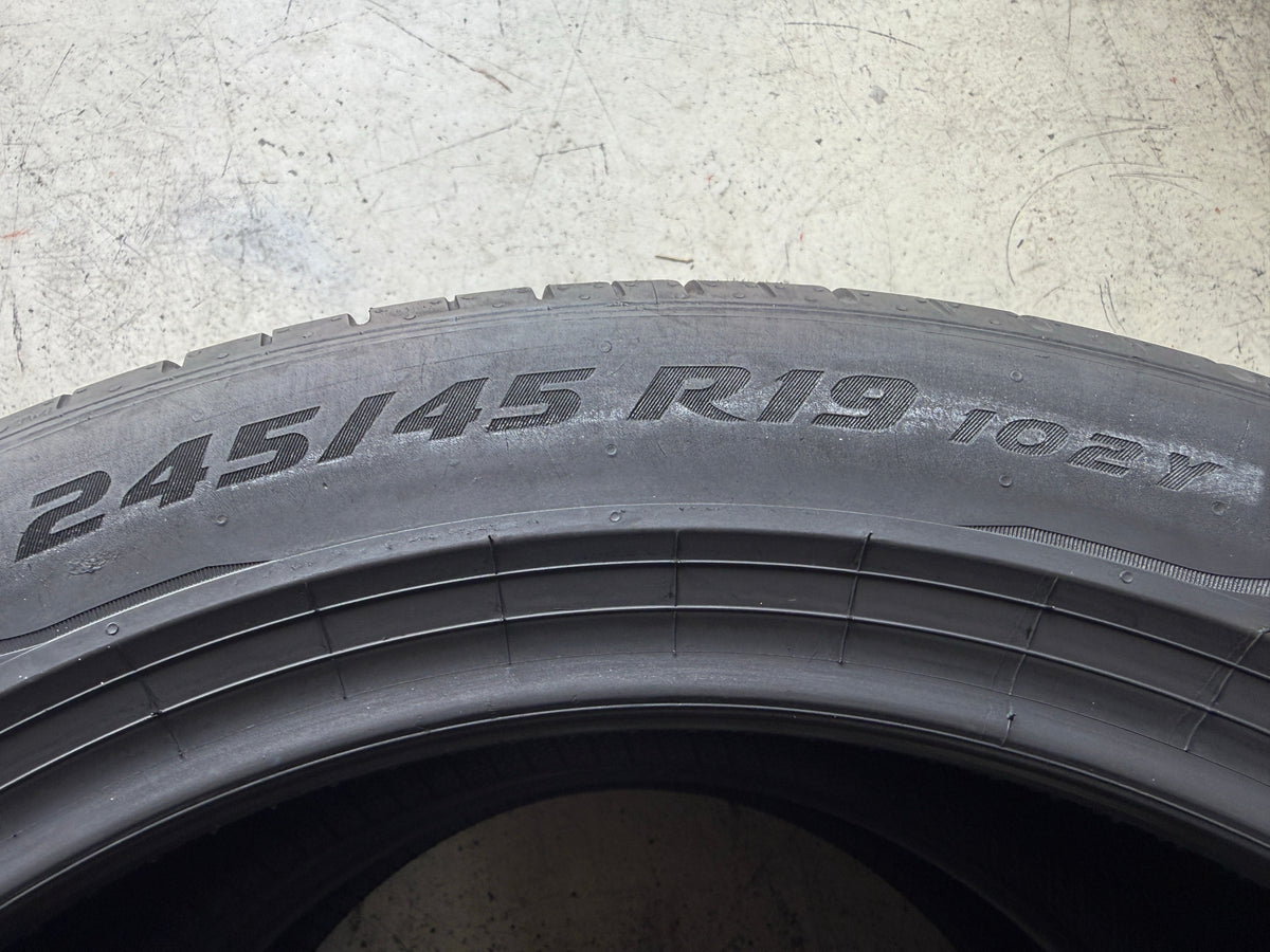 Usato: 2 Pneumatici Pirelli P Zero PZ4 245/45R19 102Y XL MO (*) Estivi 85% Residui