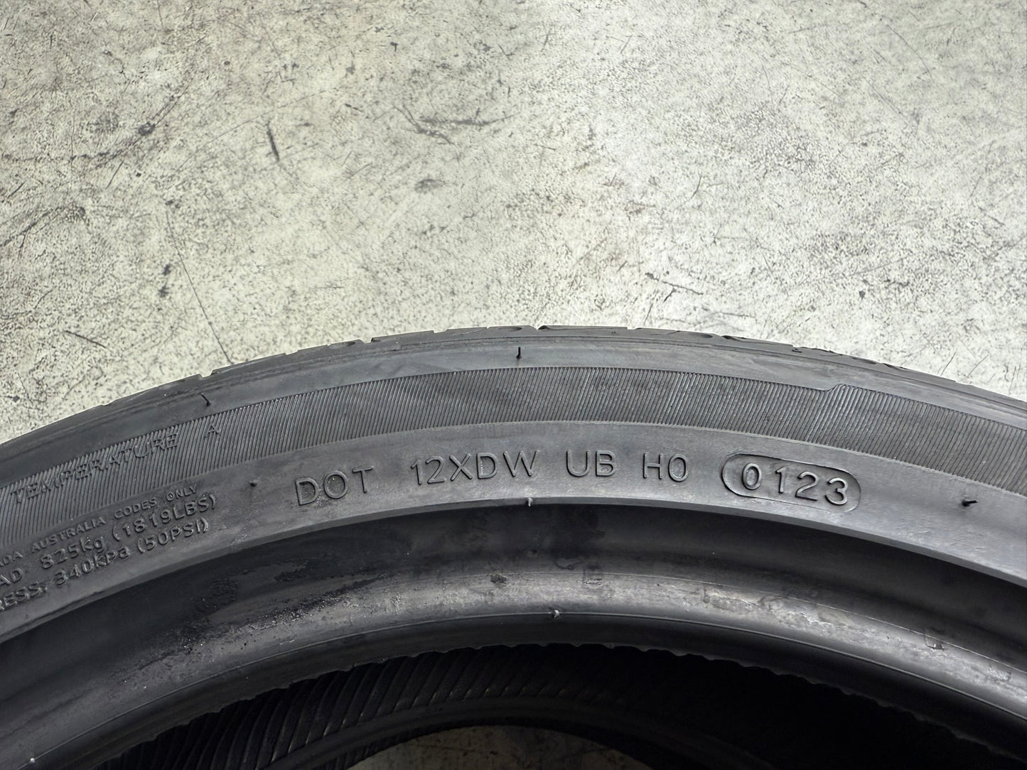Usato: 2 Gomme 255/40R20 101Y XL Hankook Estive 95% residui