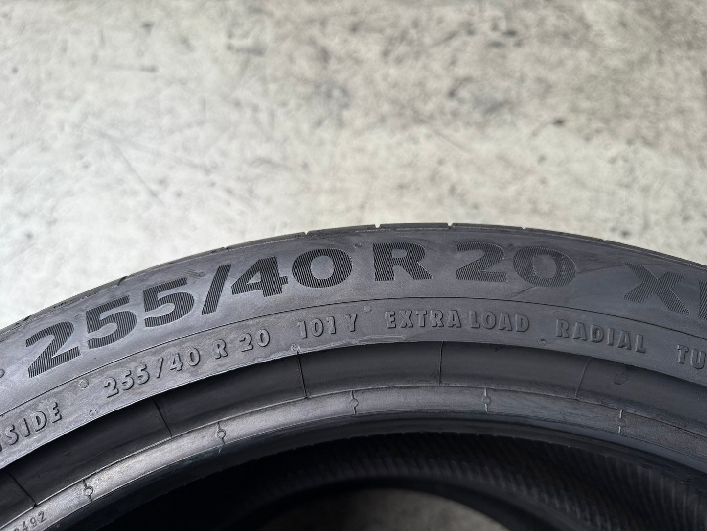 Usato: 2 Gomme 255/40R20 101Y XL Continental Estive 95% residui