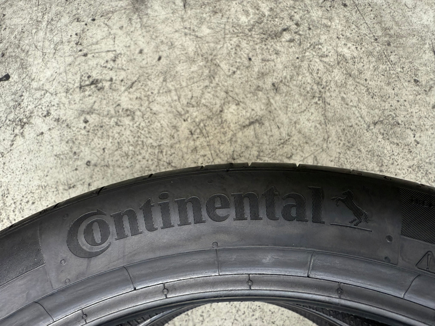 Usato: 2 Gomme 255/40R20 101Y XL Continental Estive 95% residui