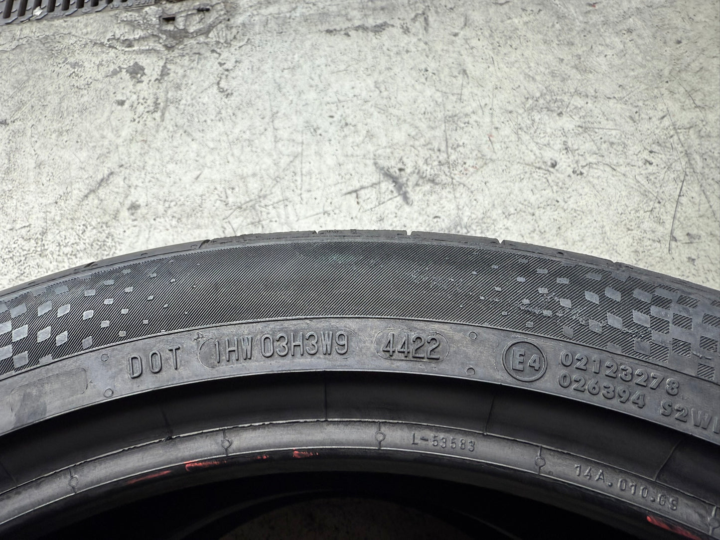 Usato: 2 Gomme 255/40R20 101Y XL Continental Estive 95% residui