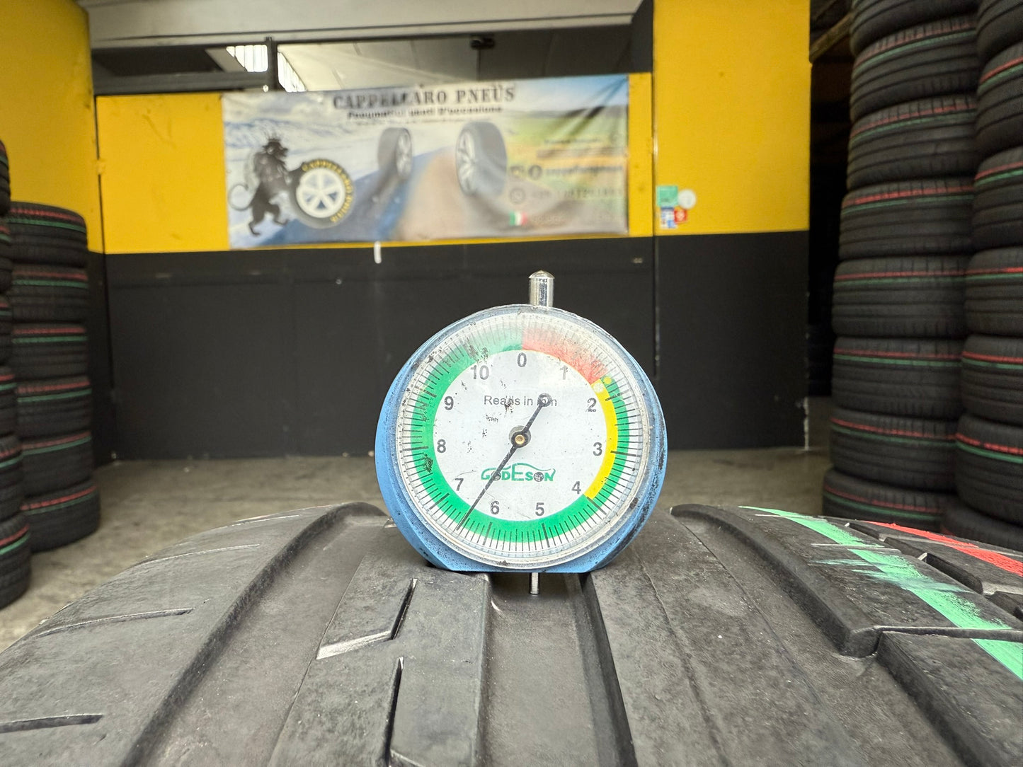 Usato: 2 Gomme 255/40R20 101Y XL Continental Estive 95% residui