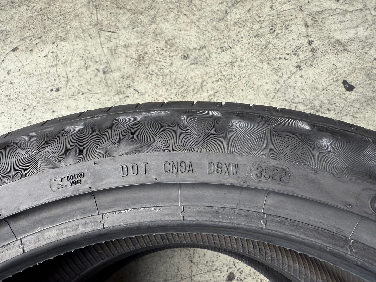 Usato: 2 Gomme 235/45R20 100W XL Continental Estive 95% residui