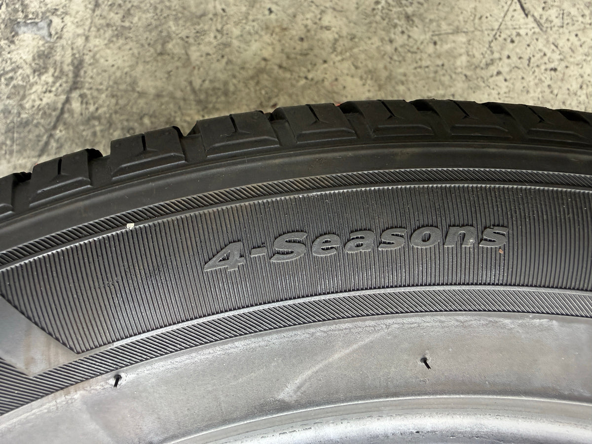Usato: 2 Pneumatici Hankook Kinergy 4S2 215/55ZR17 98W XL 4 Stagioni 85% Residui