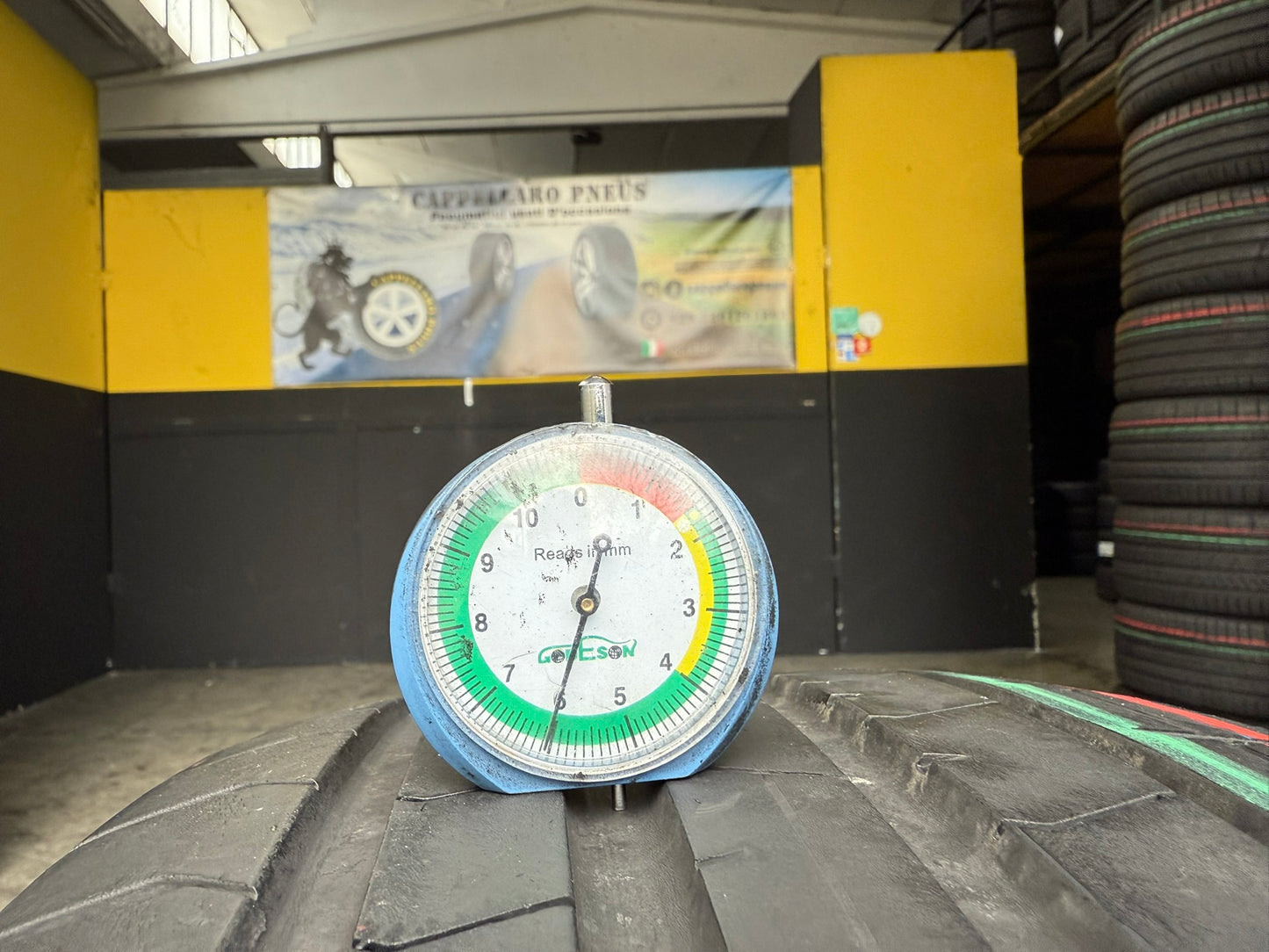 Usato: 2 Gomme 235/50R20 104Y XL Pirelli Estive 90% Residuo