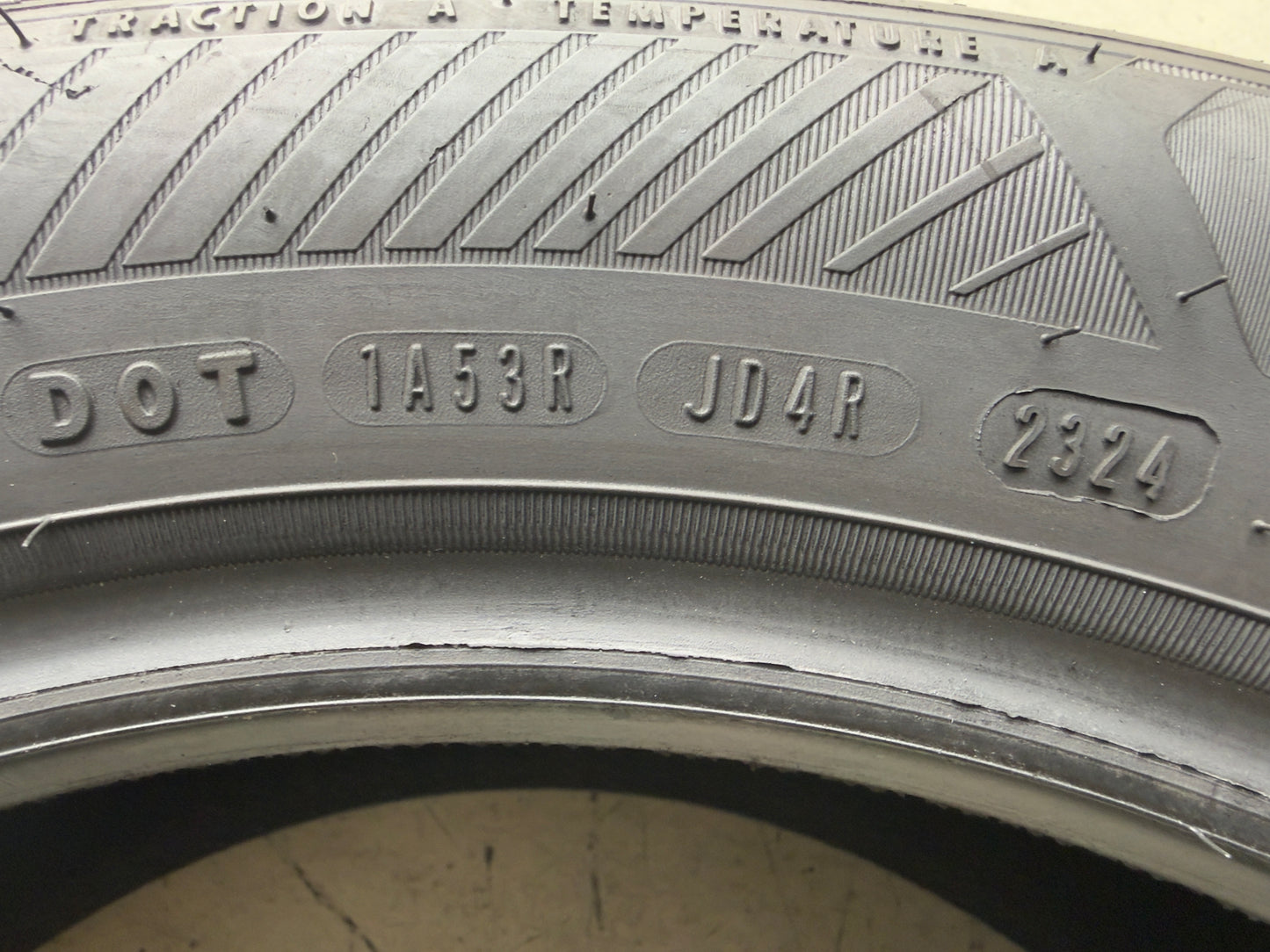 Usato: 2 Pneumatici Goodyear EfficientGrip Performance 2 215/55R17 98W Estivi 90% Residui