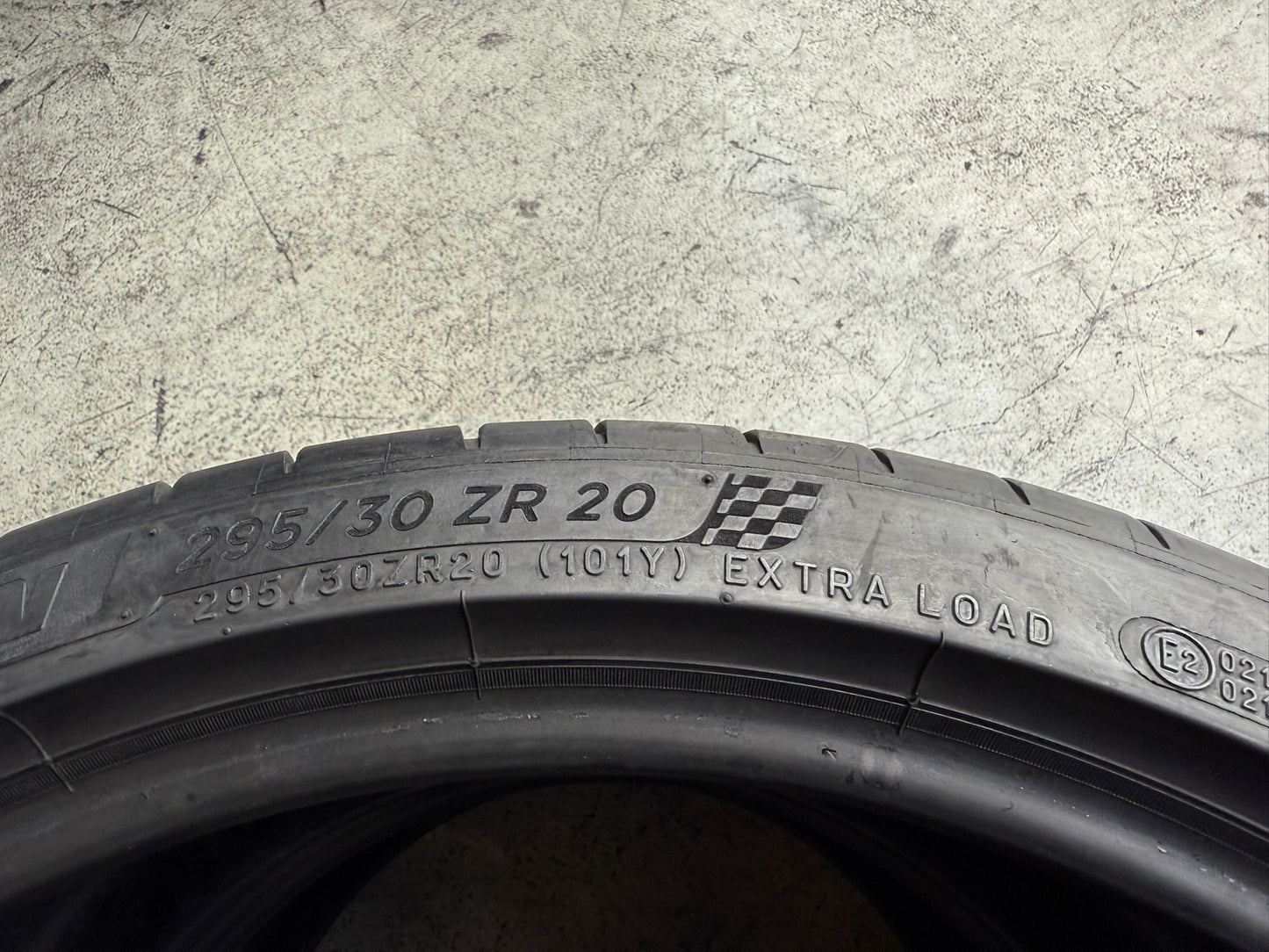 Usato: 2 Gomme 295/30R20 101Y XL Michelin Estive 85% Residuo