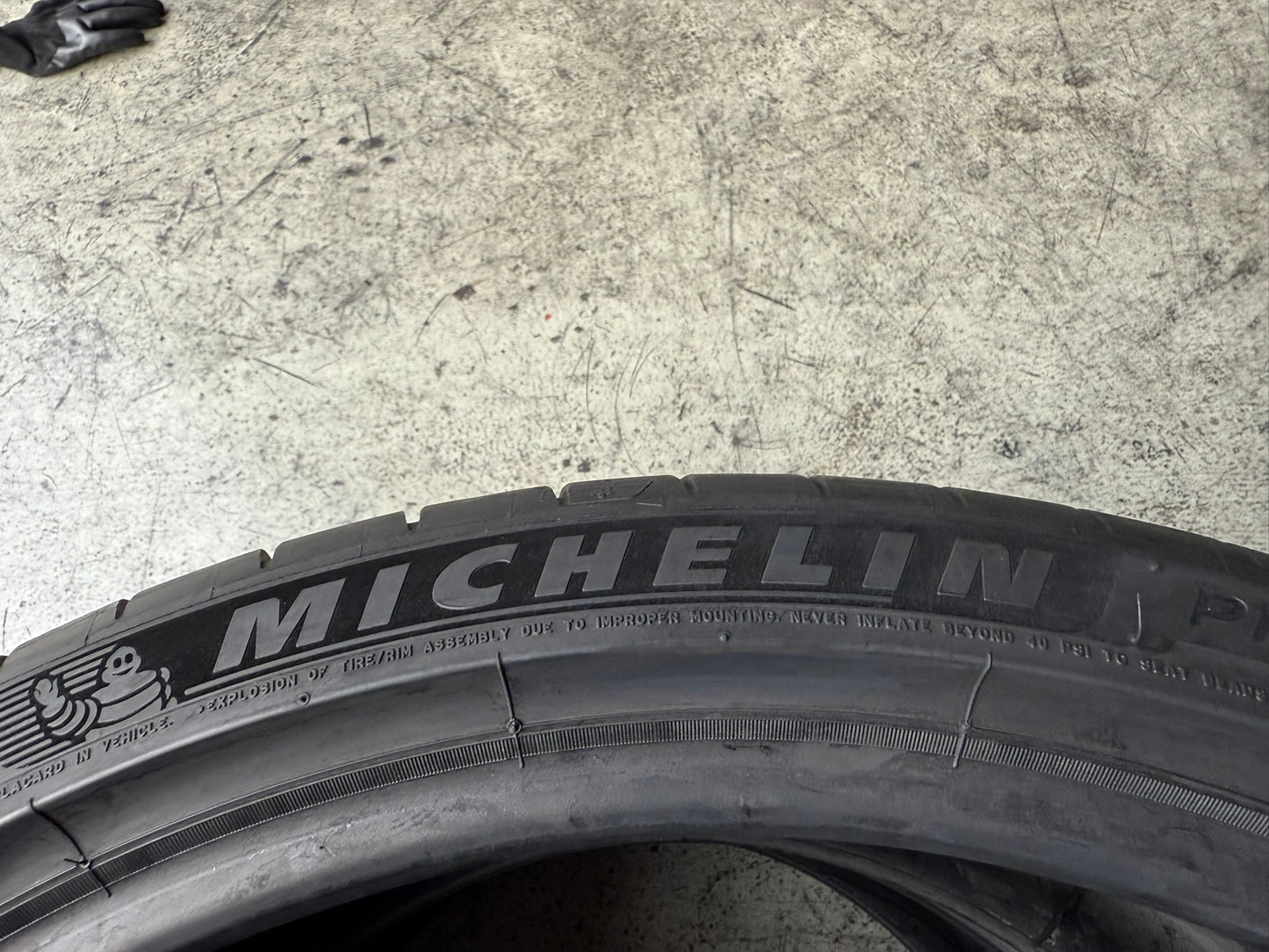 Usato: 2 Gomme 295/30R20 101Y XL Michelin Estive 85% Residuo