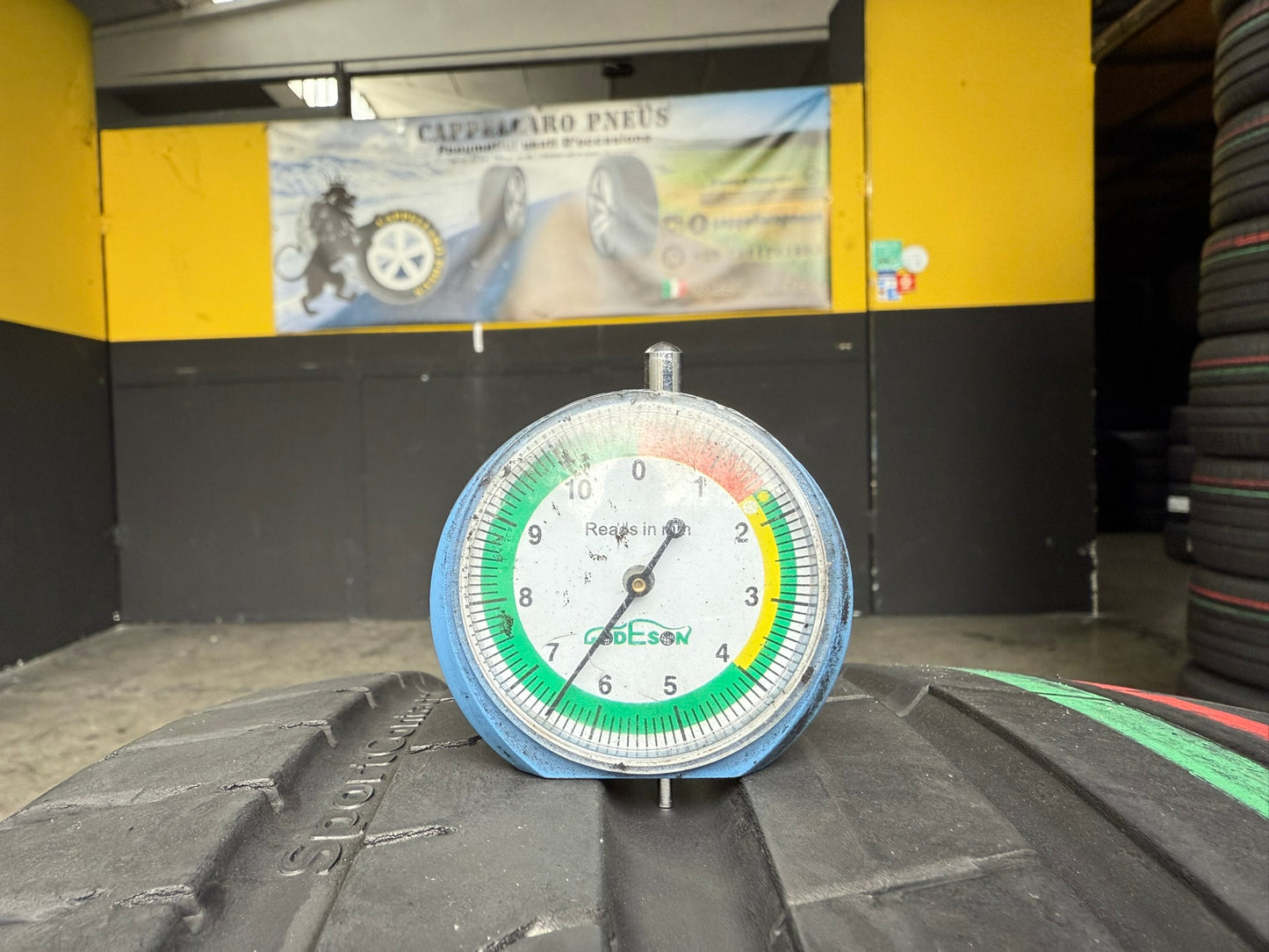 Usato: 2 Gomme 255/40R21 102Y XL Continental Estive 95% Residuo
