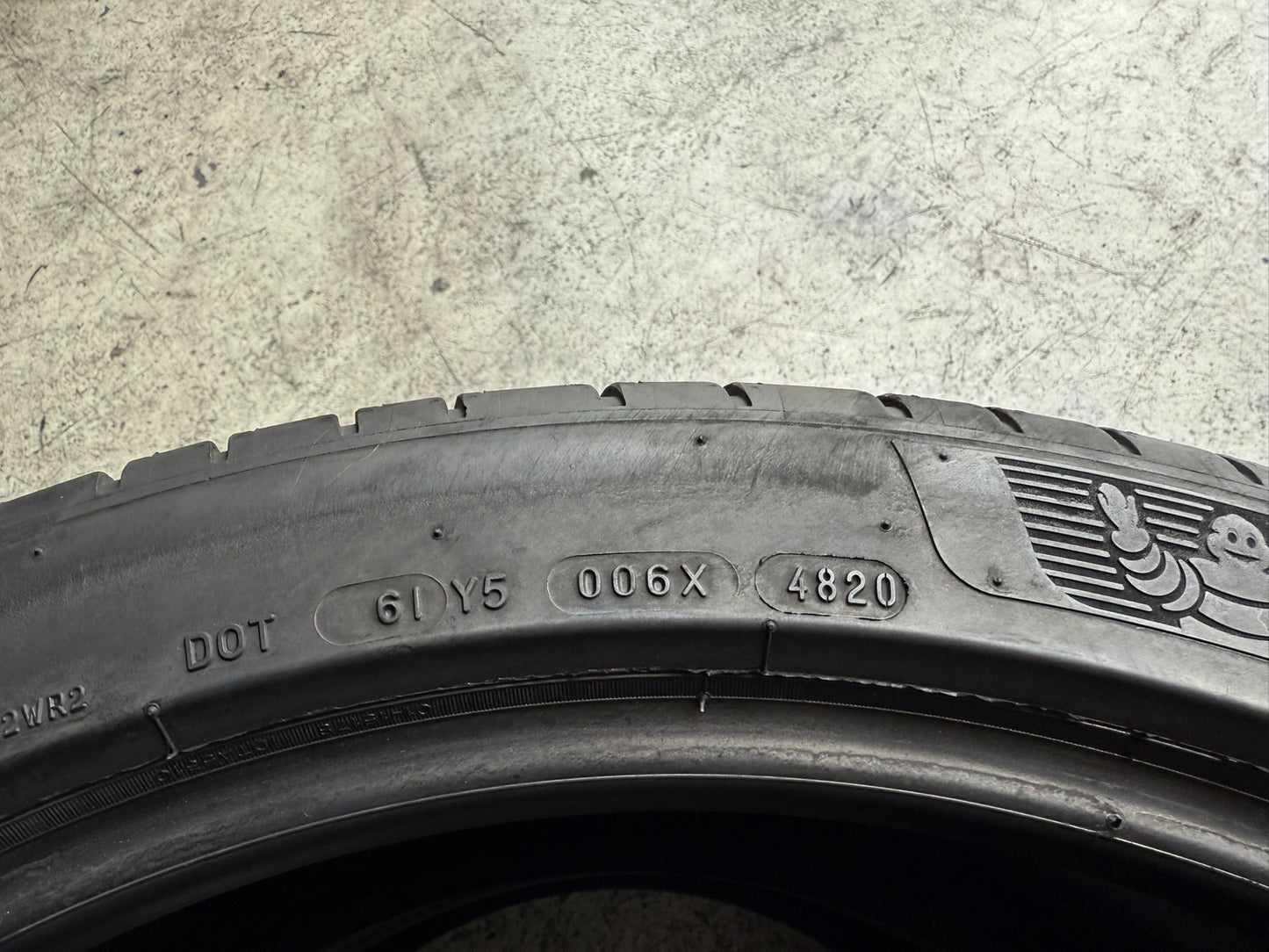 Usato: 2 Gomme 255/40R21 102Y XL Michelin Estive 90% Residuo