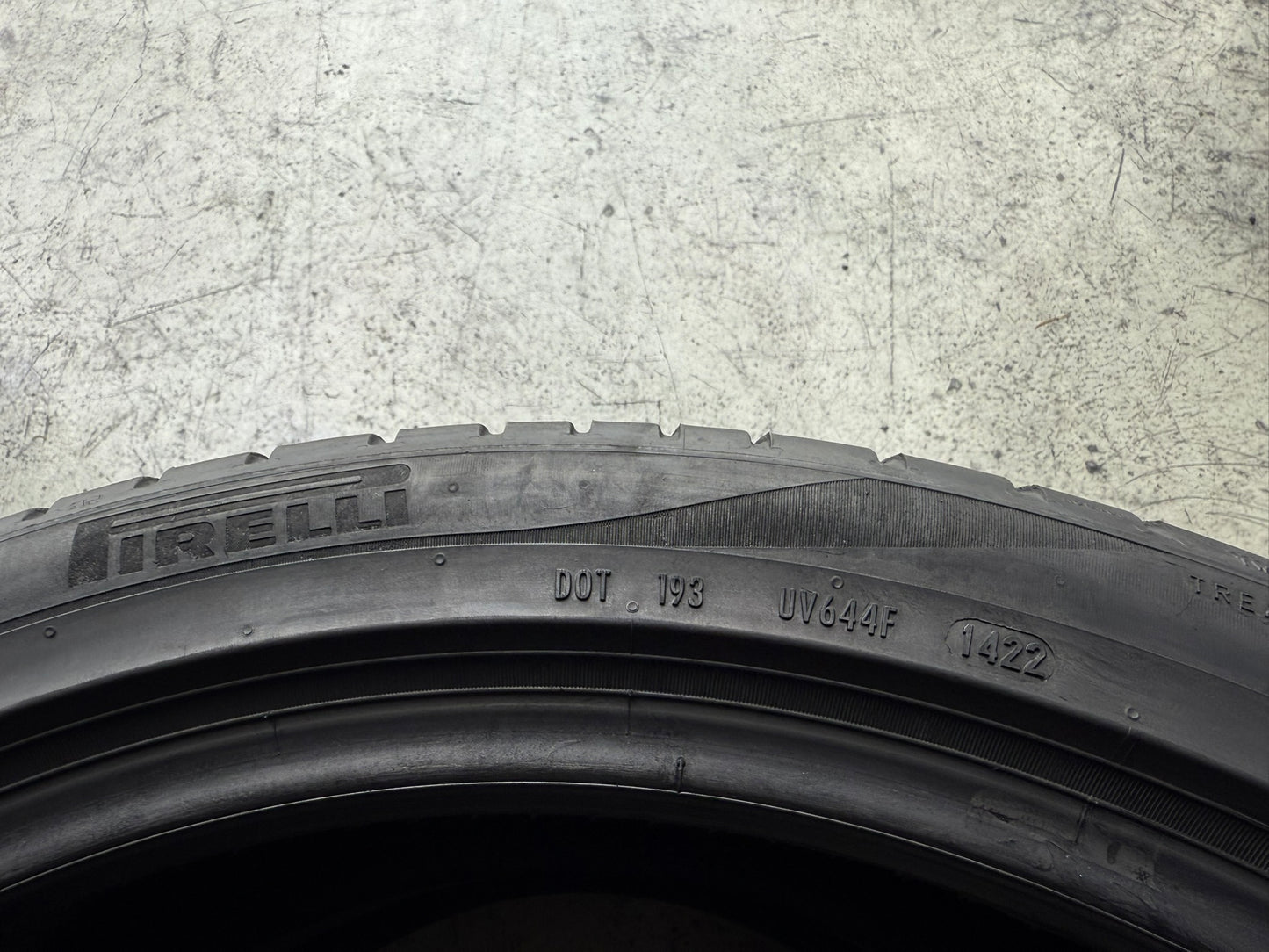 Usato: 2 Gomme 235/45R21 101T XL Pirelli Estive 85% Residuo