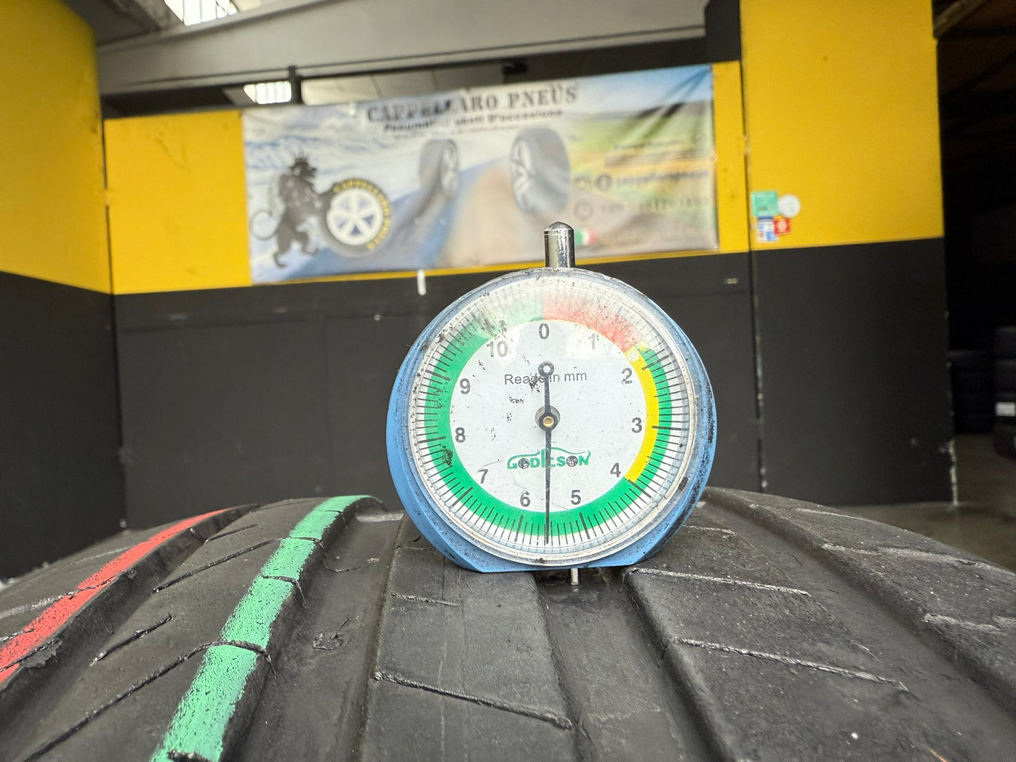Usato: 2 Gomme 235/45R21 101T XL Pirelli Estive 85% Residuo