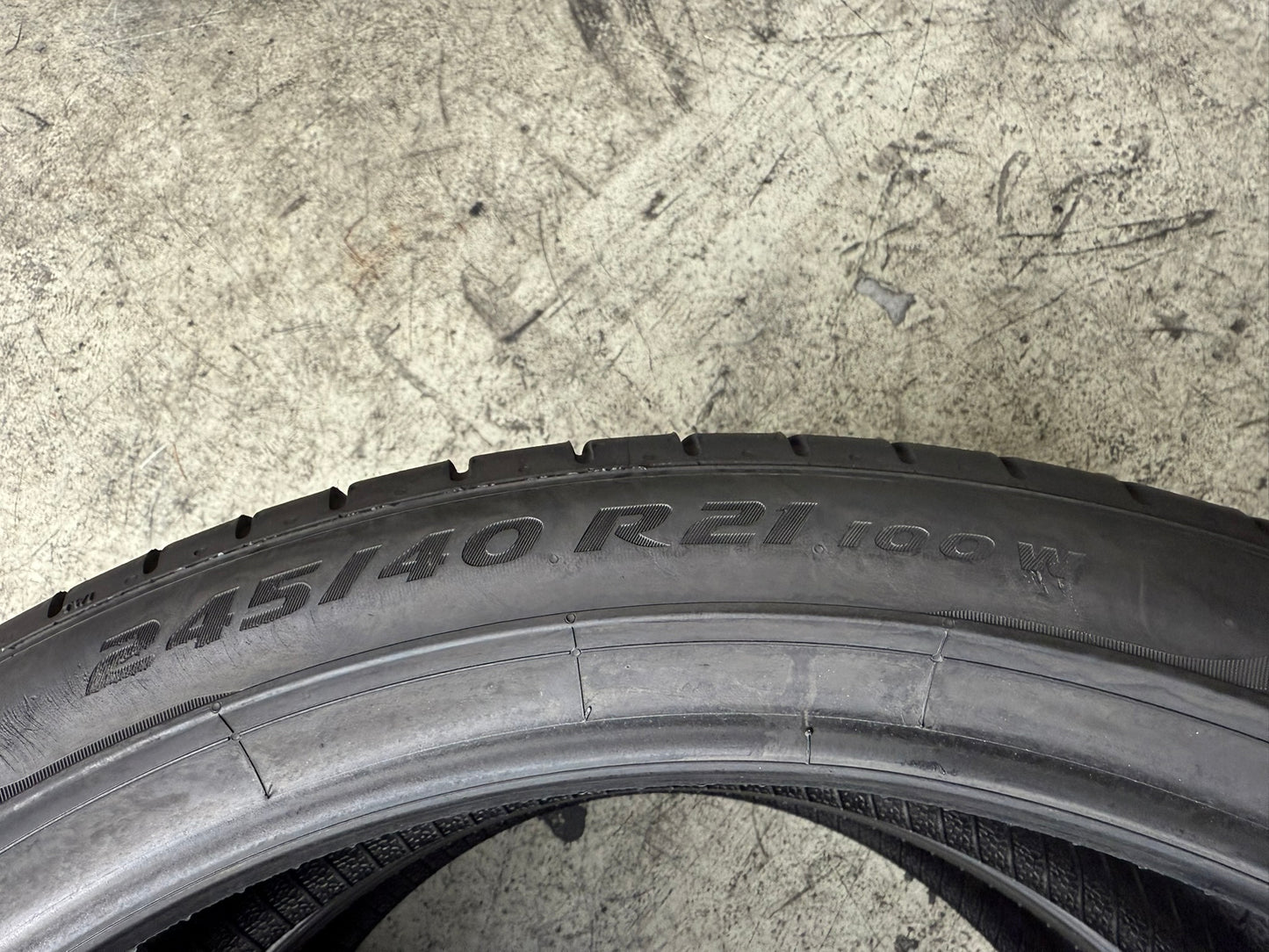 Usato: 2 Gomme 245/40R21 100W XL Pirelli Estive 95% Residuo