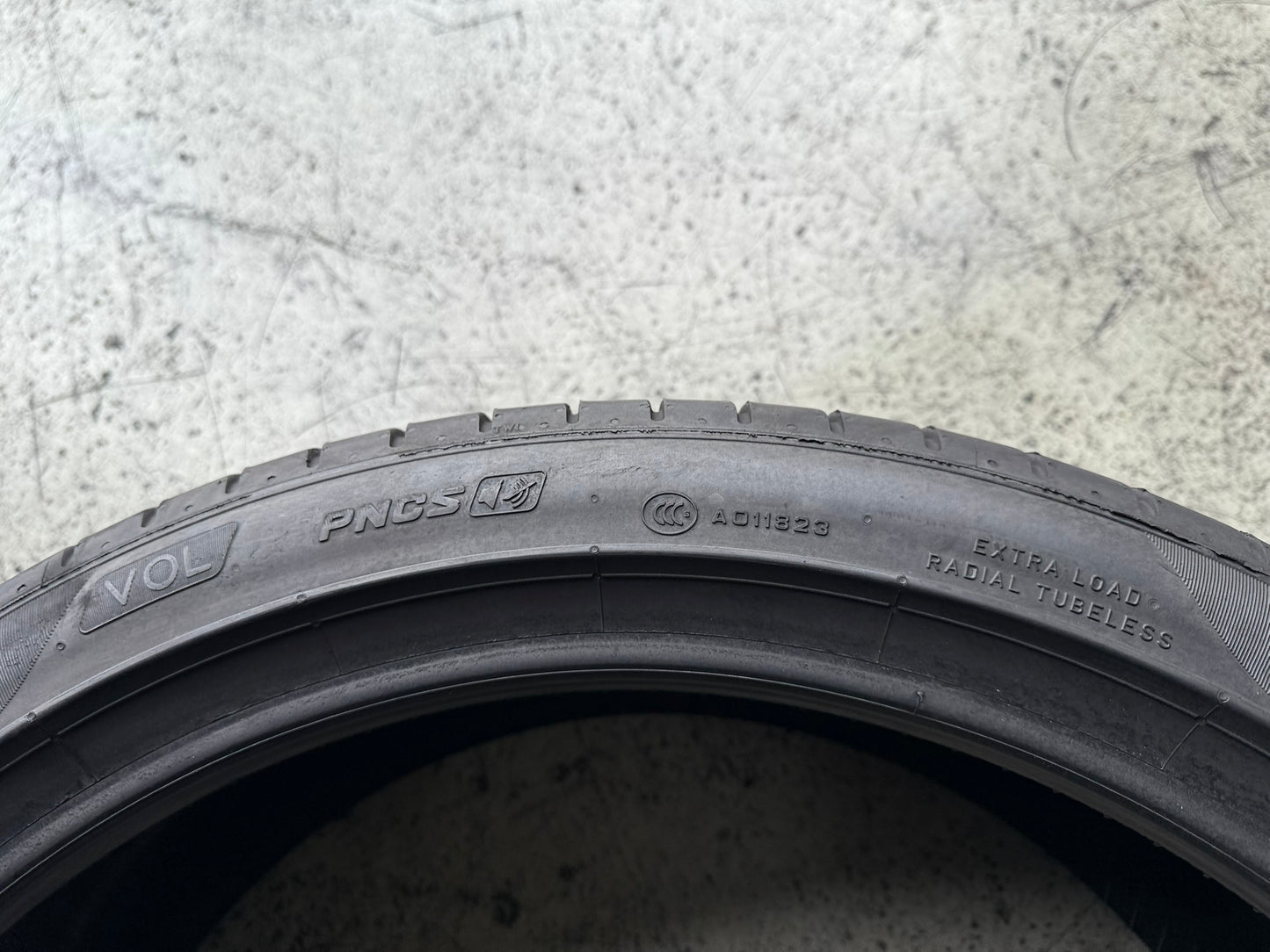 Usato: 2 Gomme 245/40R21 100W XL Pirelli Estive 95% Residuo