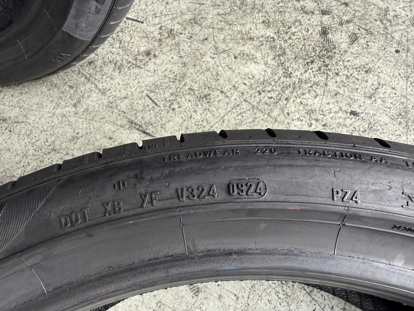 Usato: 2 Gomme 245/40R21 100W XL Pirelli Estive 95% Residuo
