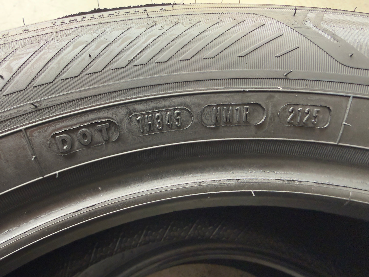 Usato: 2 Pneumatici Goodyear EfficientGrip 2 SUV 235/60R18 107V XL Estivi 90% Residui