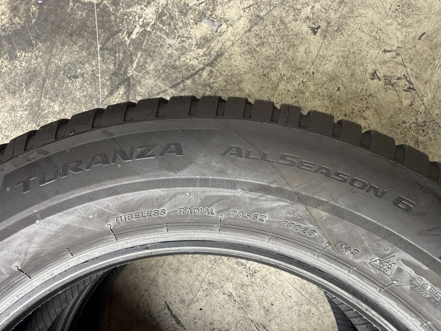 Usato: 2 Pneumatici Bridgestone Turanza All Season 6 215/65R17 103V XL 3PMSF Enliten EVR 4 Stagioni 95% Residui
