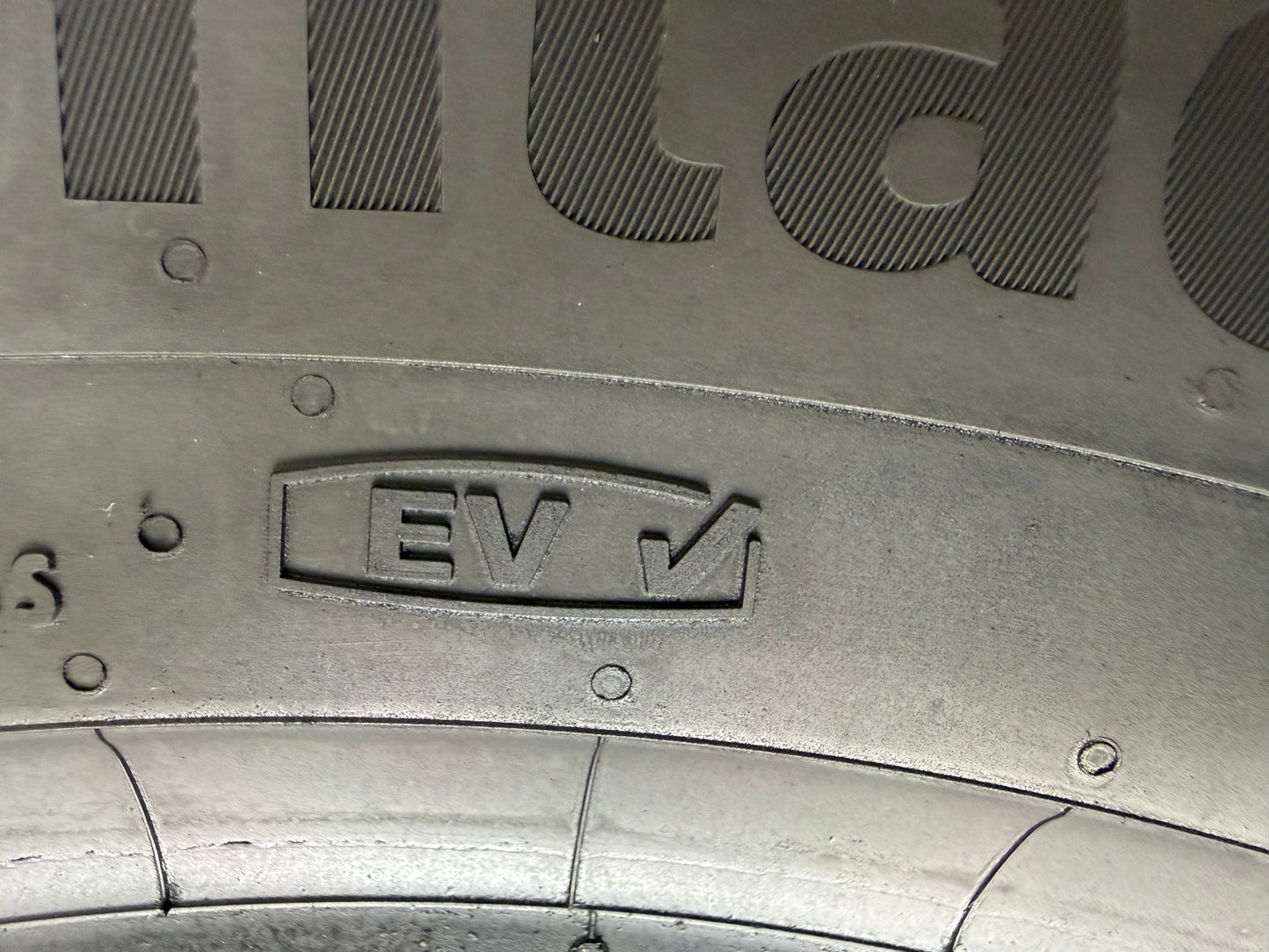 Usato: 2 Pneumatici Continental EcoContact 7 215/60R17 96H FR EVc Estivi 80% Residui