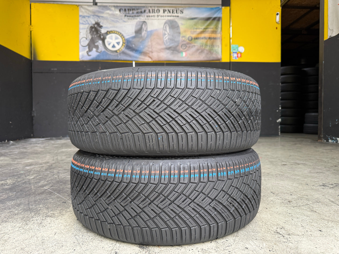 Usato: 2 Pneumatici Continental AllSeasonContact 2 225/50R18 99W XL FR 3PMSF EVc 4 Stagioni 90% Residui