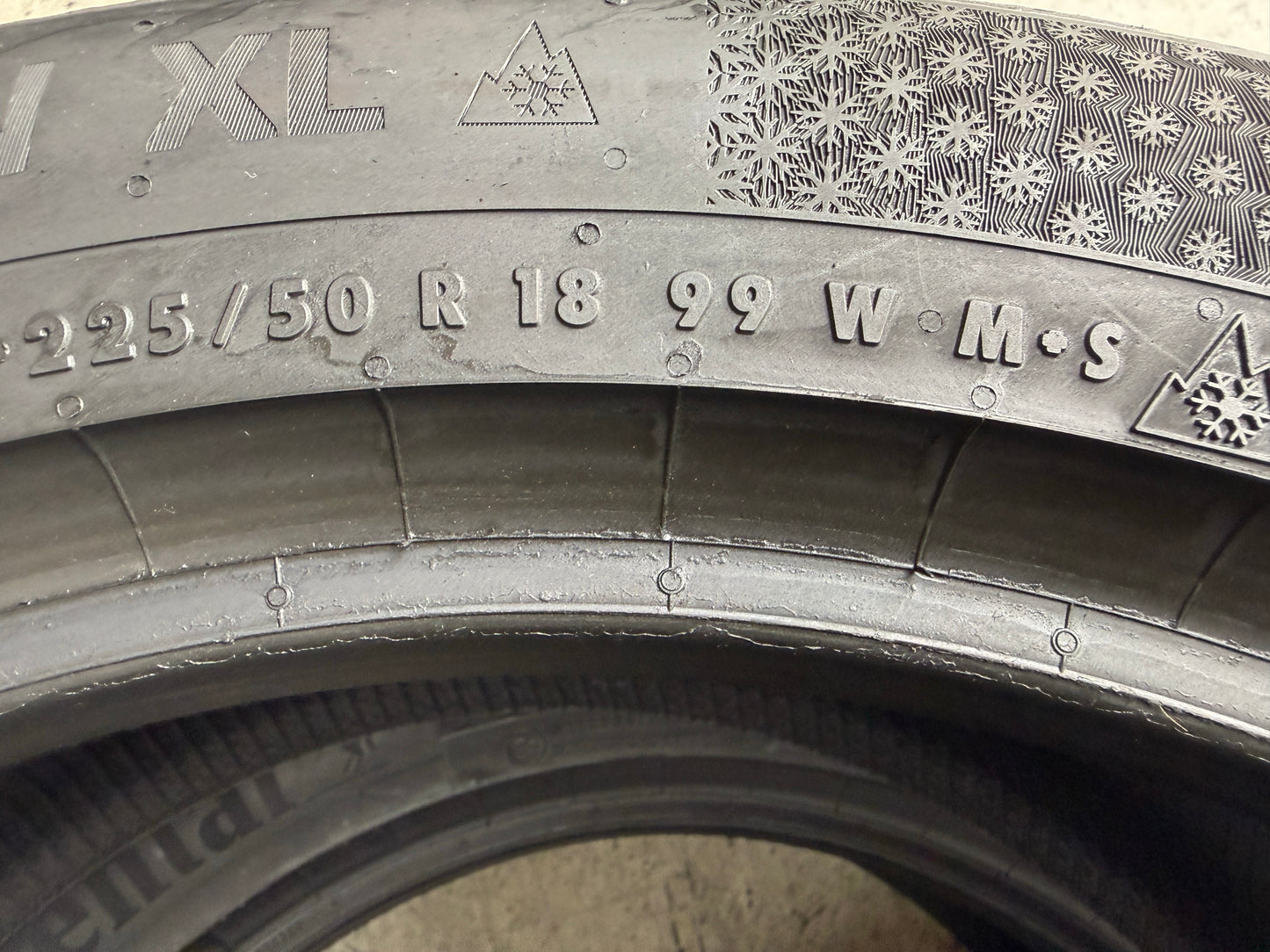 Usato: 2 Pneumatici Continental AllSeasonContact 2 225/50R18 99W XL FR 3PMSF EVc 4 Stagioni 90% Residui