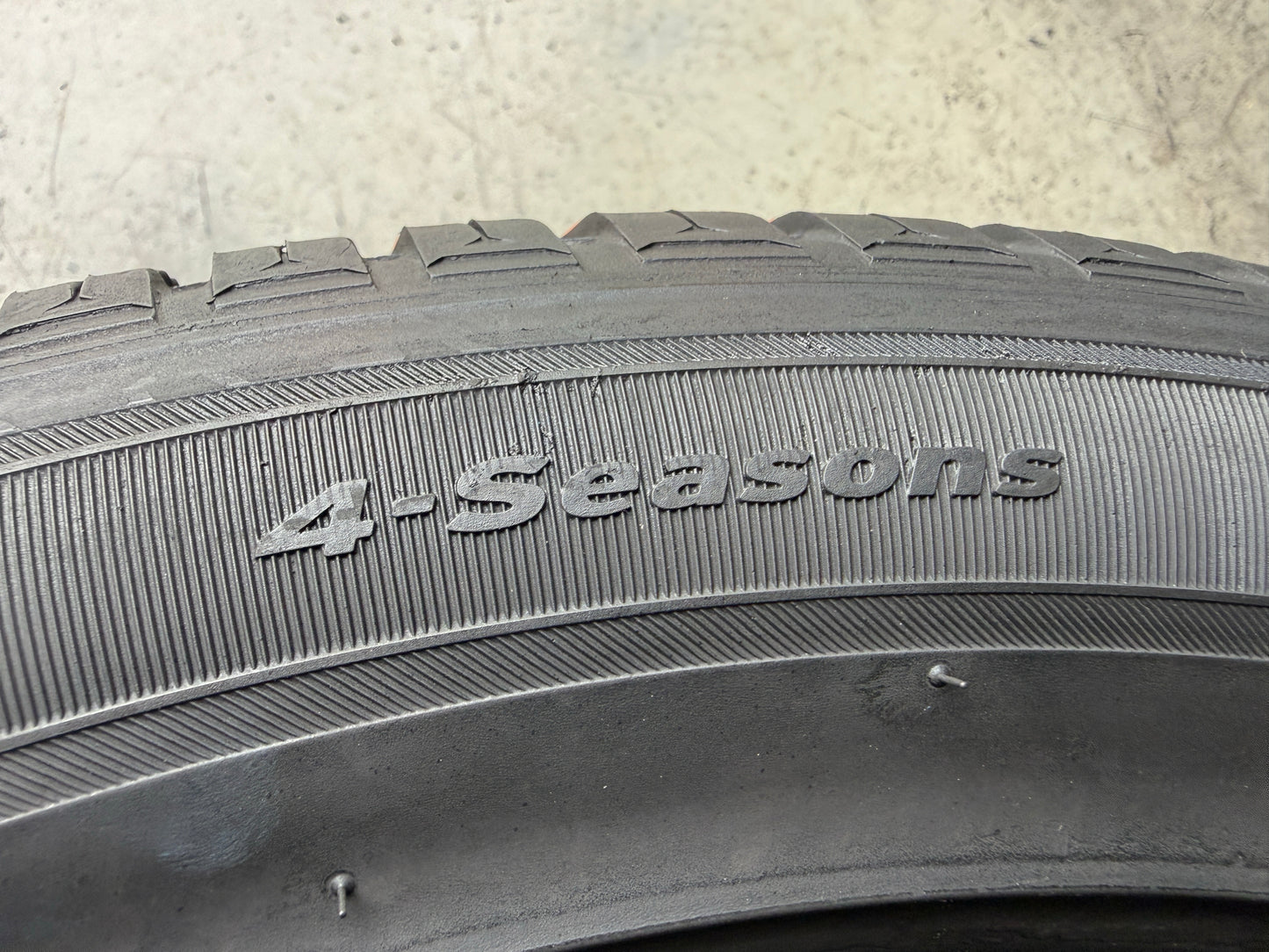 Usato: 2 Pneumatici Hankook Kinergy 4S2 X H750A 225/50R18 95V M+S 3PMSF 4 Stagioni 90% Residui