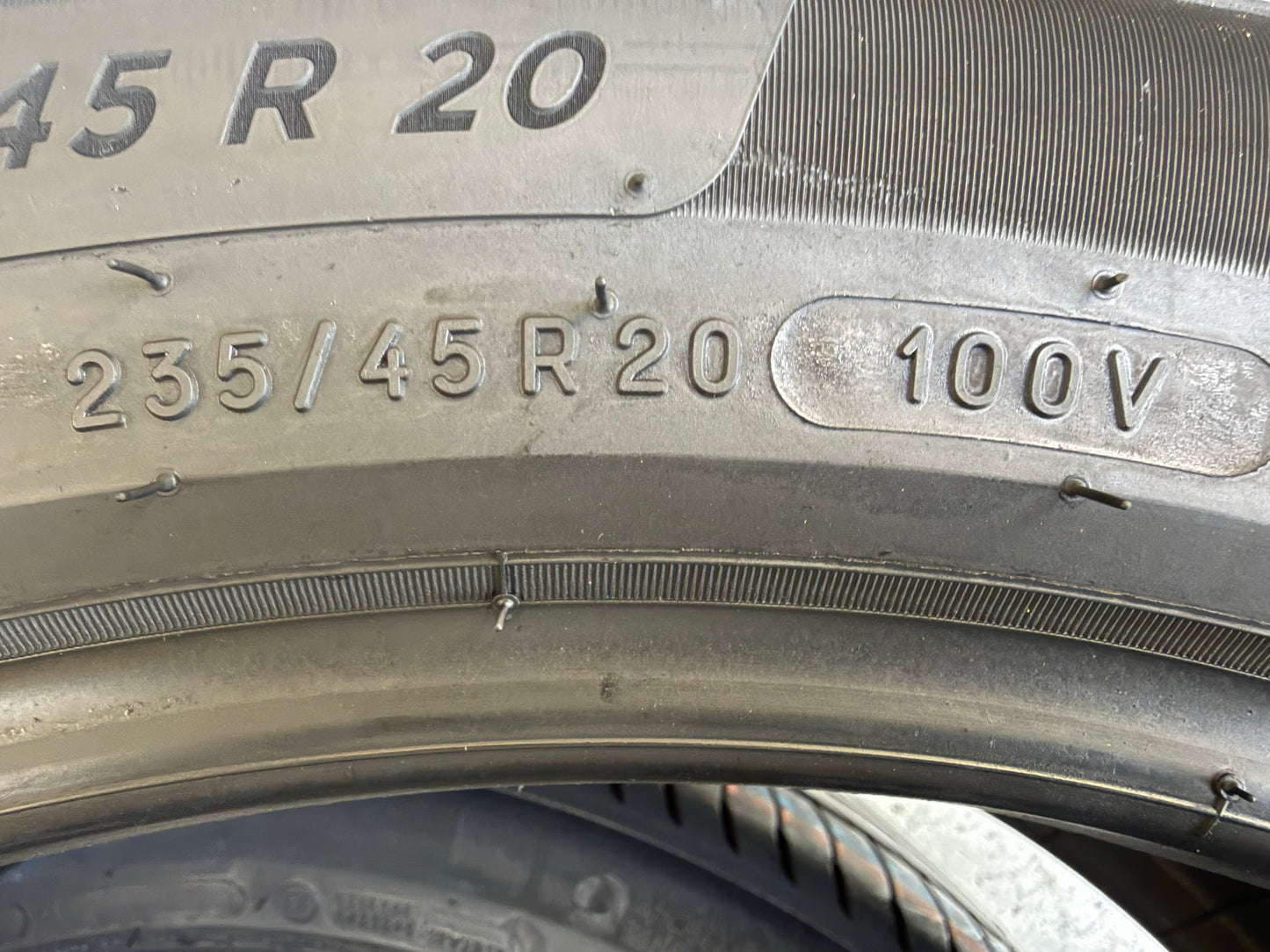 Usato: 2 Pneumatici Michelin e.Primacy 235/45R20 100V XL R Estivi 90% Residui