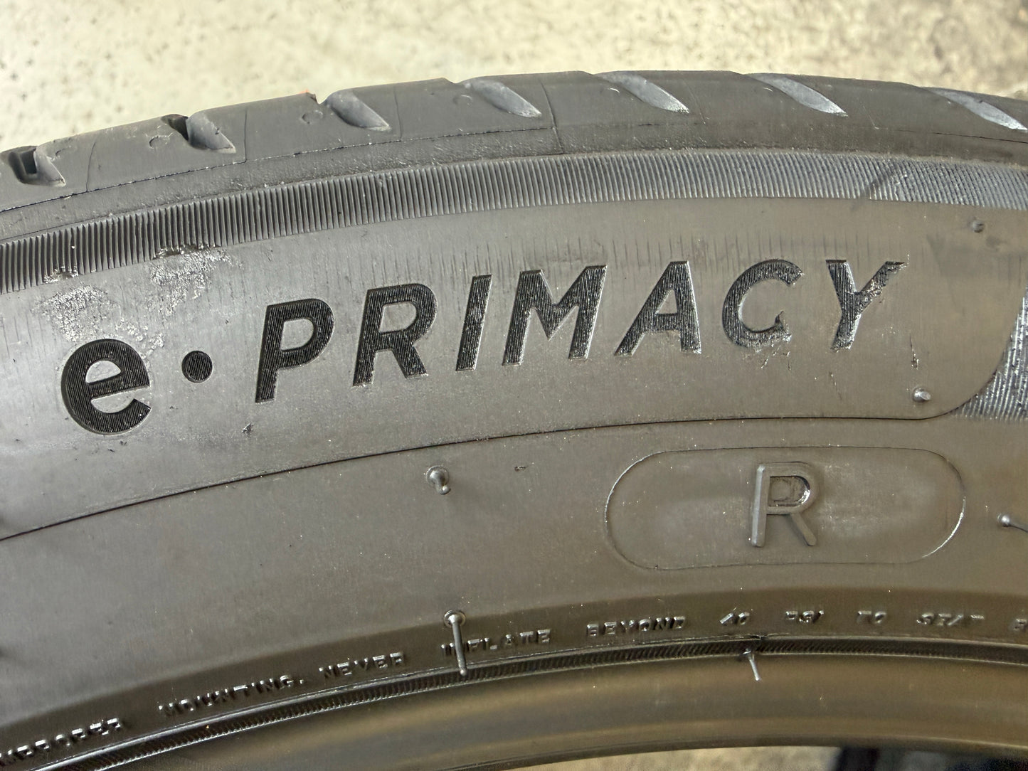 Usato: 2 Pneumatici Michelin e.Primacy 235/45R20 100V XL R Estivi 90% Residui
