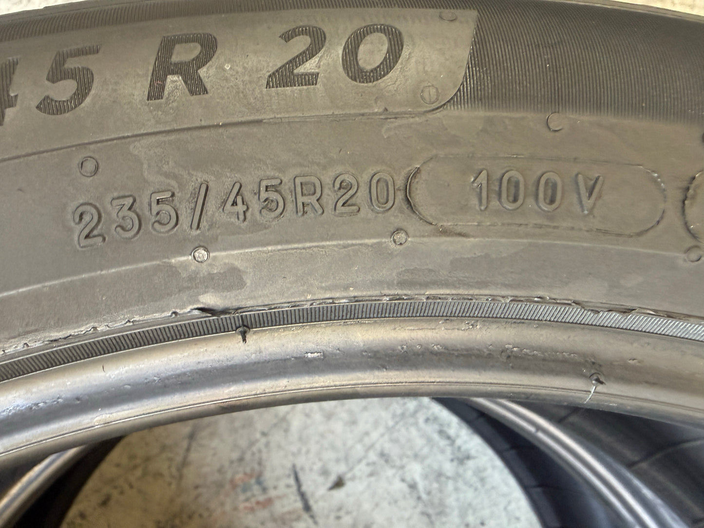 Usato: 4 Pneumatici Michelin Primacy 4 235/45R20 100V XL S1 Estivi 90-95% Residui