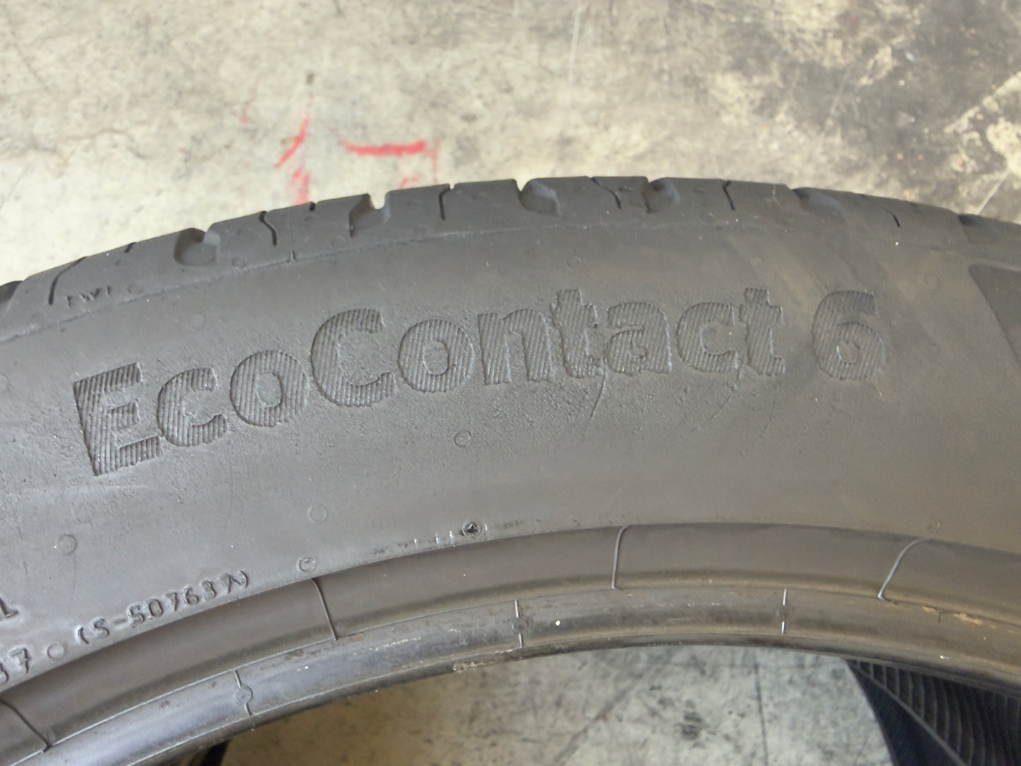 Usato: 2 Pneumatici Continental EcoContact 6 235/45R20 100V XL FR EVc Estivi 85% Residui