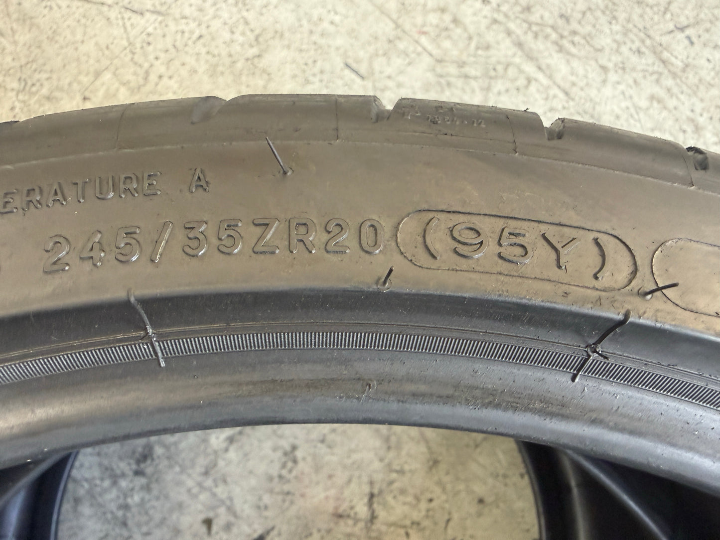 Usato: 2 Pneumatici Michelin Pilot Sport Cup 2 245/35R20 95Y XL FSL N1 Semi-Slick Estivi 90% Residui