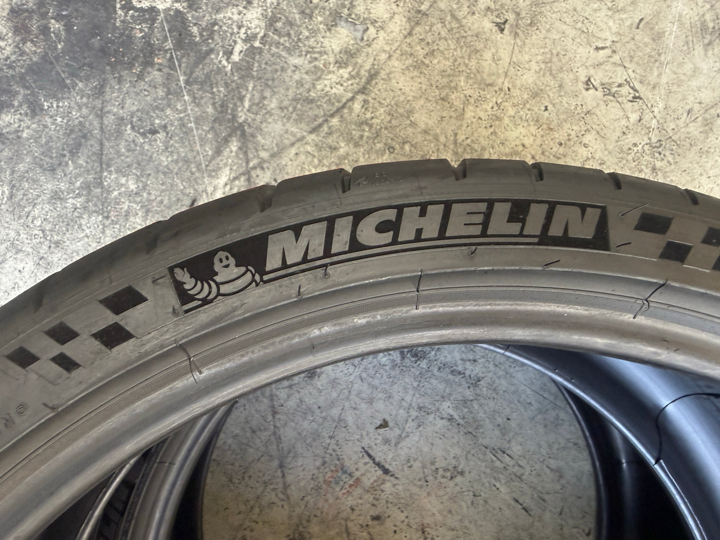 Usato: 2 Pneumatici Michelin Pilot Sport Cup 2 245/35R20 95Y XL FSL N1 Semi-Slick Estivi 90% Residui
