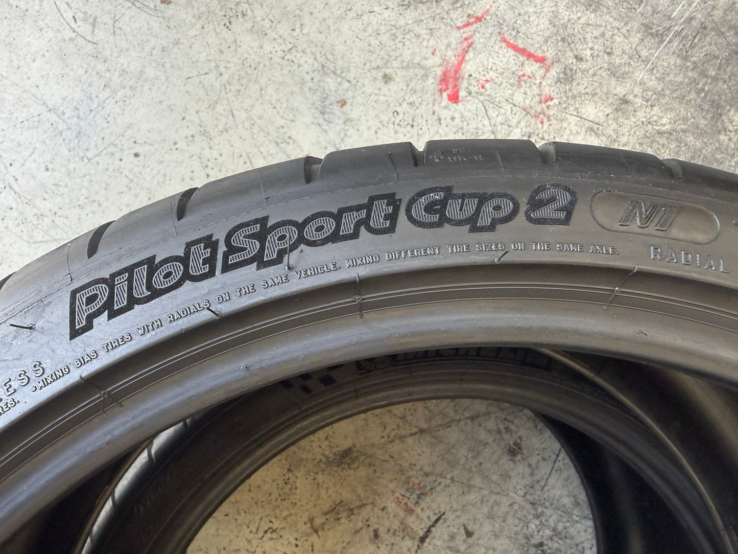 Usato: 2 Pneumatici Michelin Pilot Sport Cup 2 245/35R20 95Y XL FSL N1 Semi-Slick Estivi 90% Residui