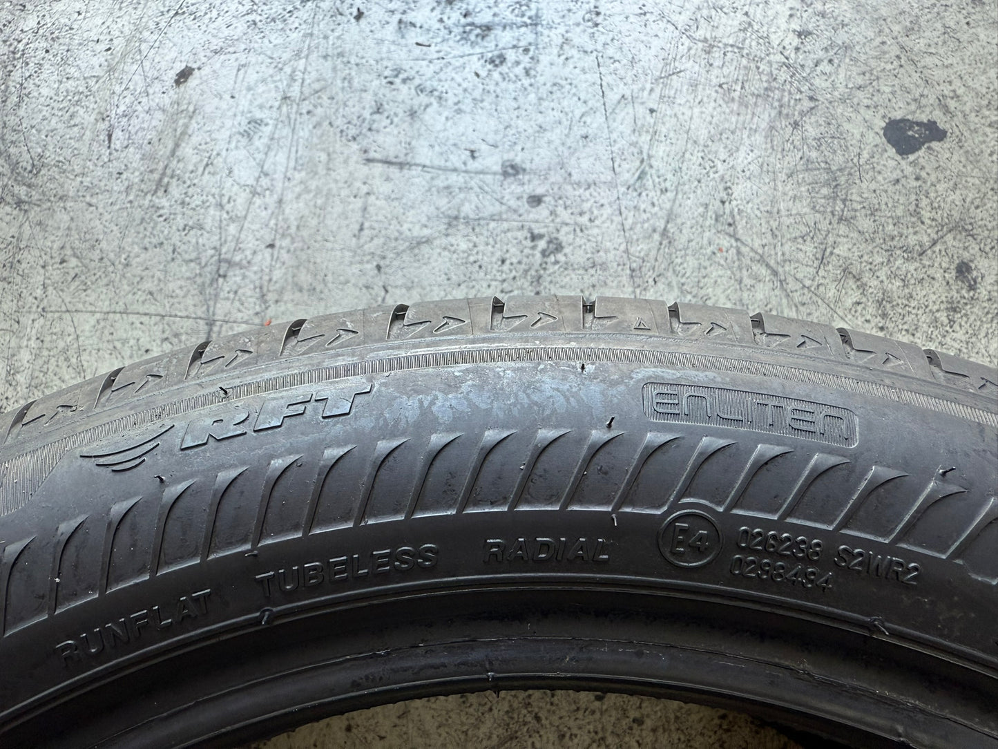Usato: 1 Gomma 225/50R18 95V Bridgestone RFT Estiva 99% residui