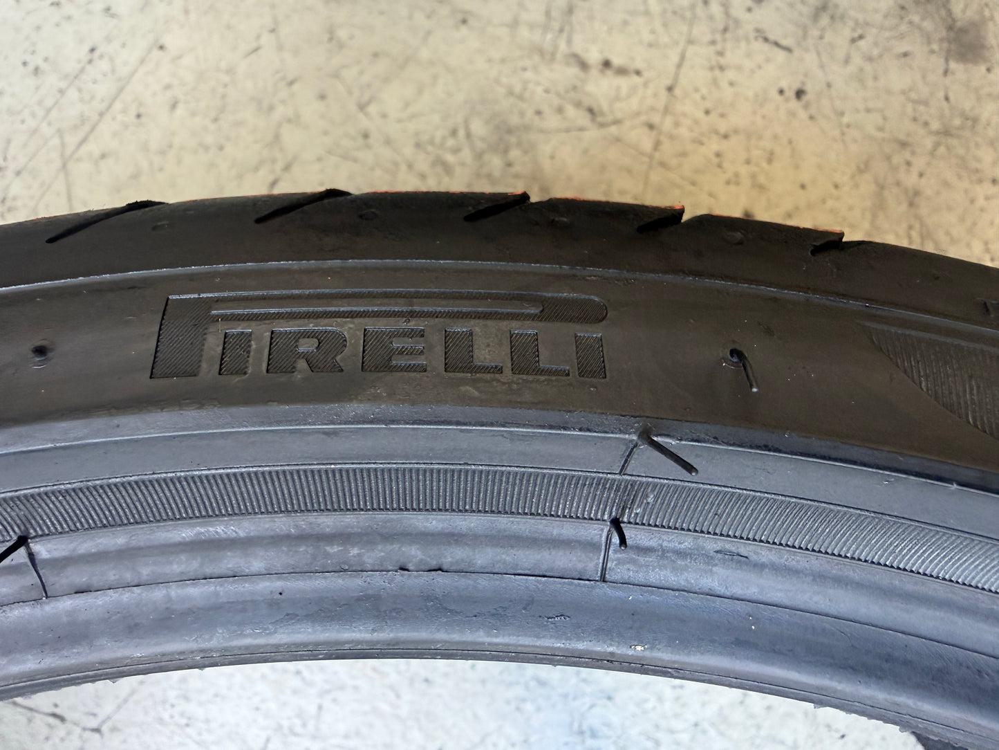 Usato: 2 Pneumatici Pirelli P Zero 255/30R20 92Y XL FP RO1 Estivi 95% Residui