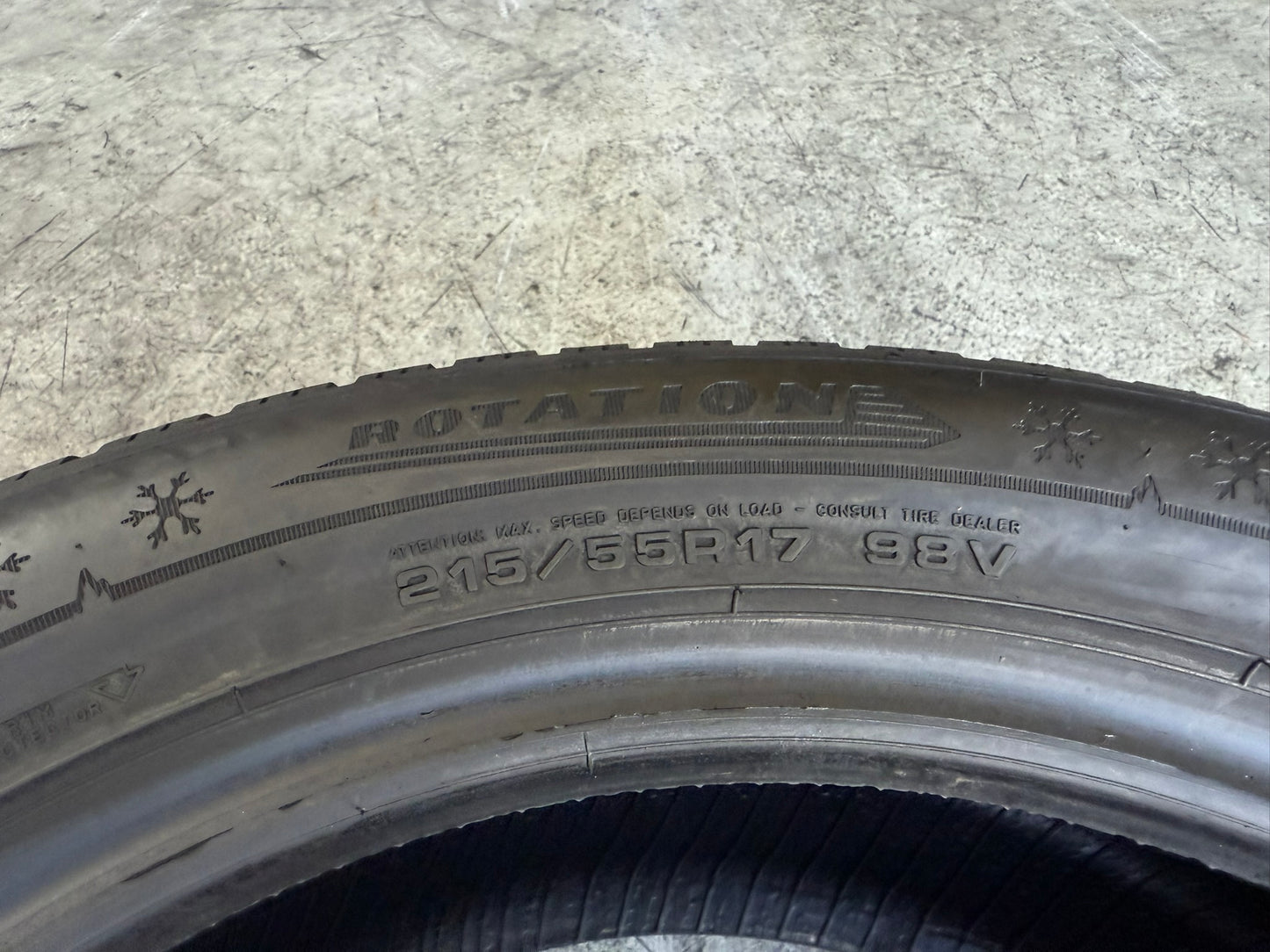 Usato: 1 Gomma 215/55R17 98V XL Dunlop Invernale 99% residui