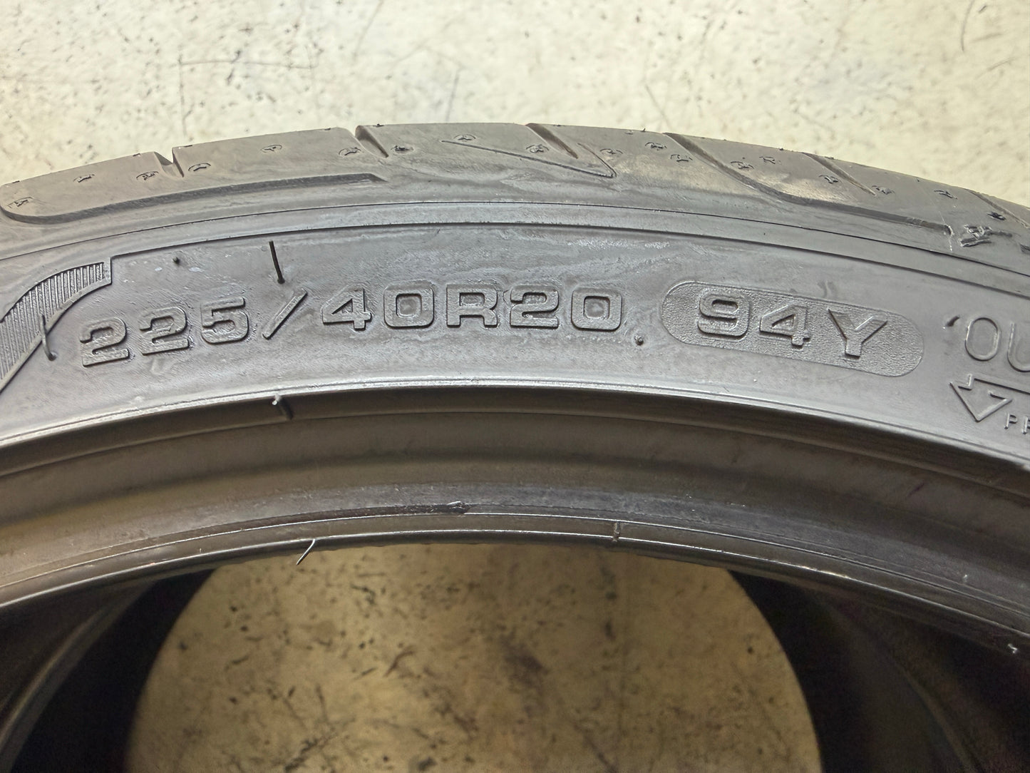 Usato: 2 Pneumatici Goodyear Eagle F1 Asymmetric 3 225/40R20 94Y XL (*) MFS Run Flat EVR Estivi 90% Residui